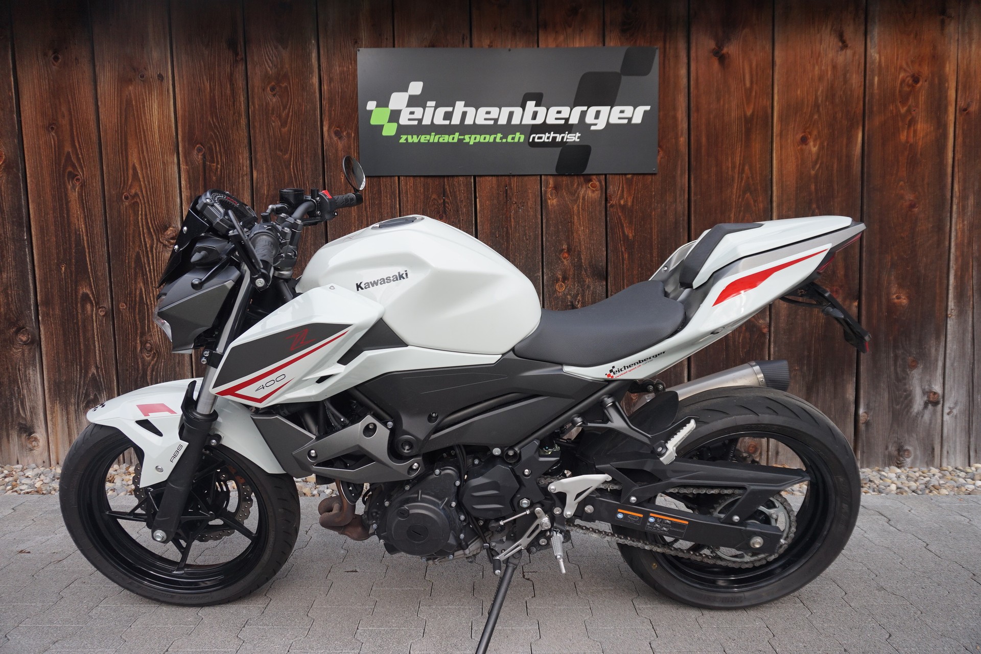 KAWASAKI Z 400 ABS mit Leovinci LV ONE EVO Auspuff-image-0
