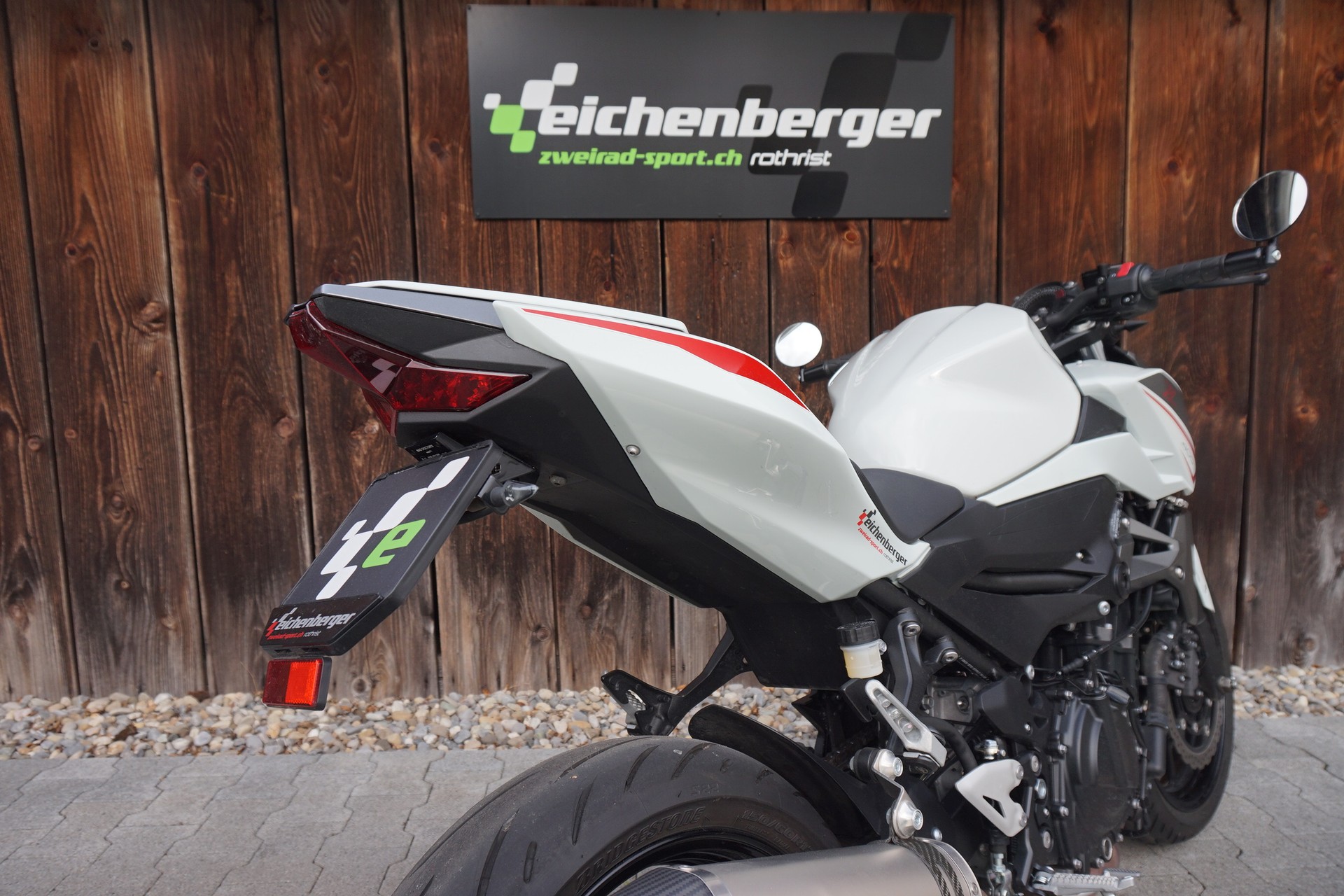 KAWASAKI Z 400 ABS mit Leovinci LV ONE EVO Auspuff-image-5