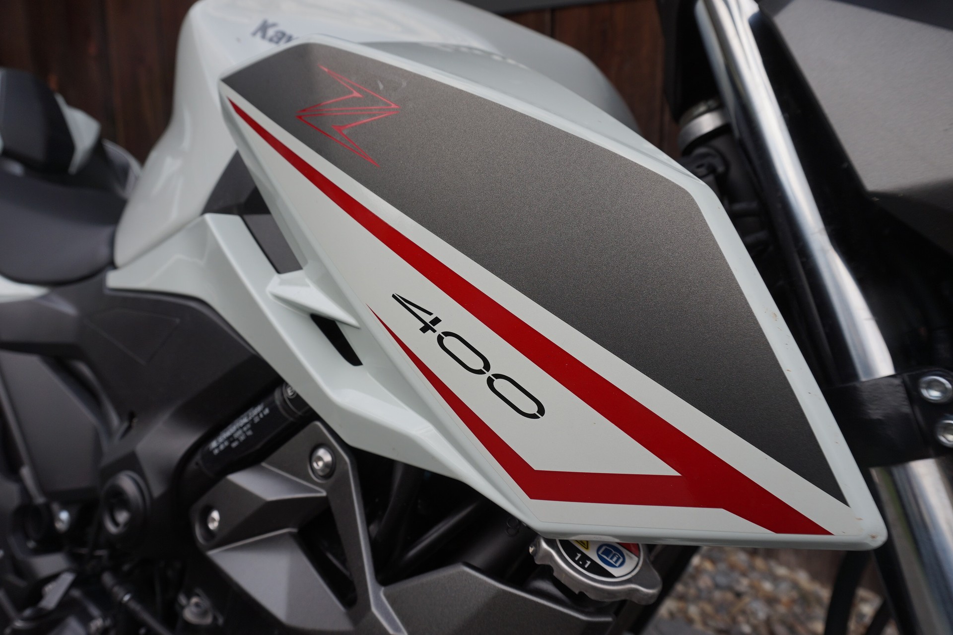 KAWASAKI Z 400 ABS mit Leovinci LV ONE EVO Auspuff-image-8