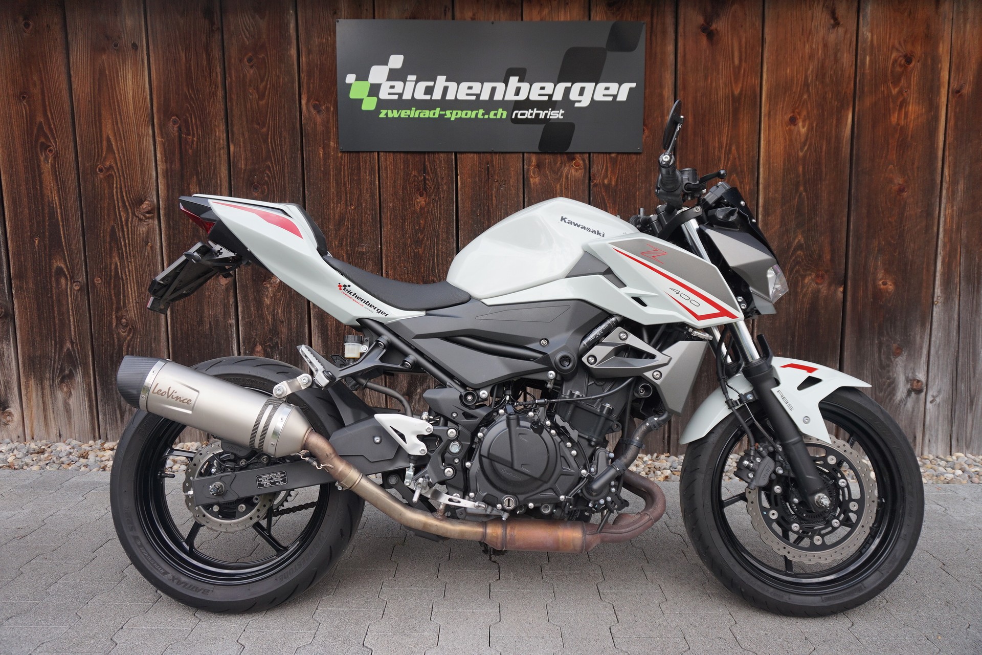 KAWASAKI Z 400 ABS mit Leovinci LV ONE EVO Auspuff-image-2