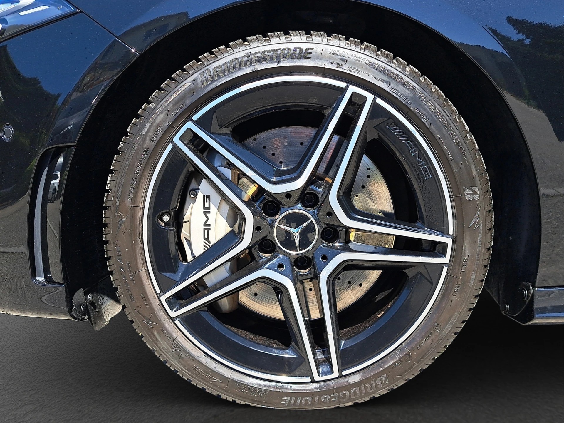 MERCEDES-BENZ A 35 AMG 4Matic Speedshift Night Paket-showroom-element-3