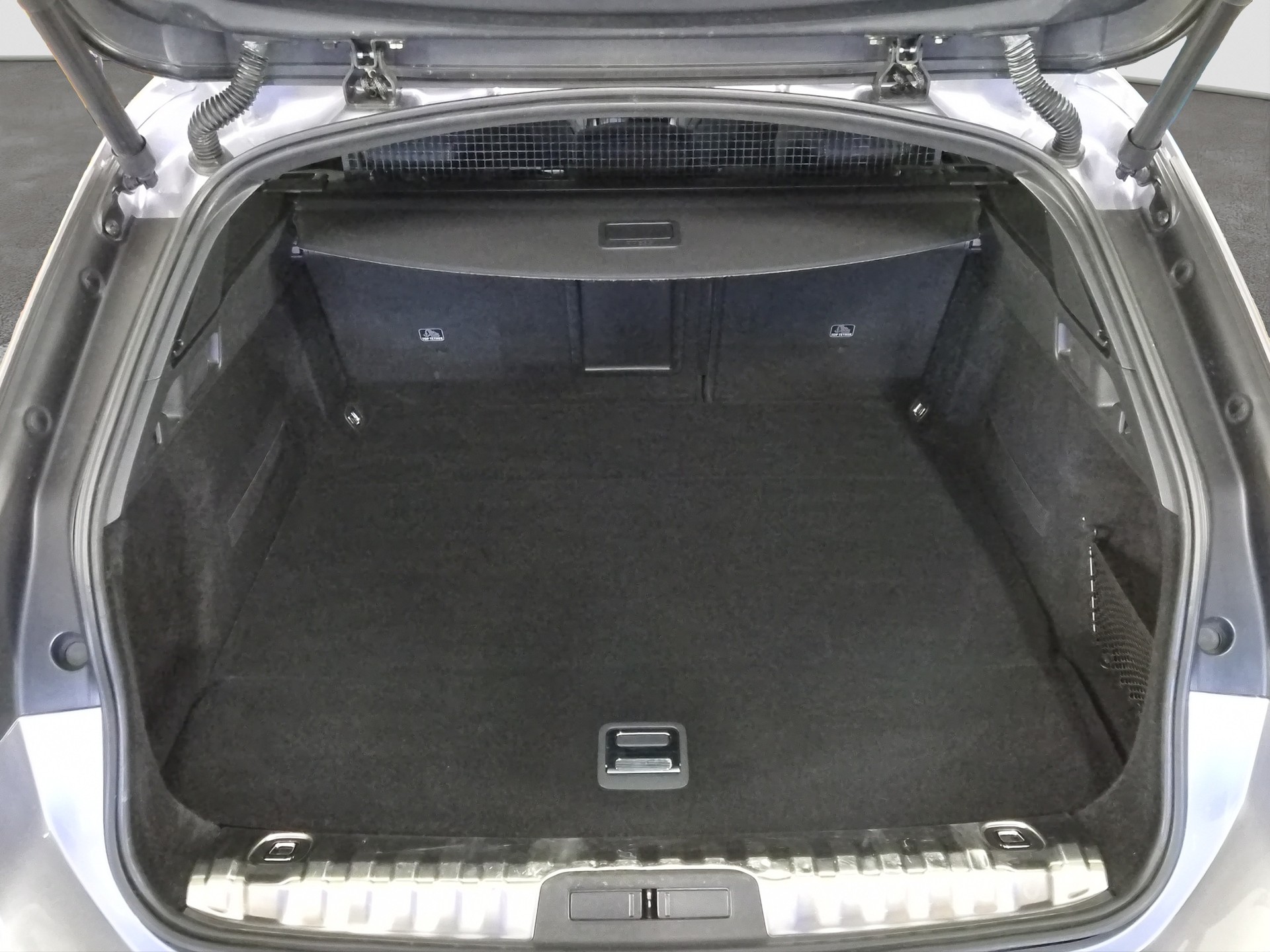PEUGEOT 508 SW 1.5 Blue HDi GT EAT8-image-13