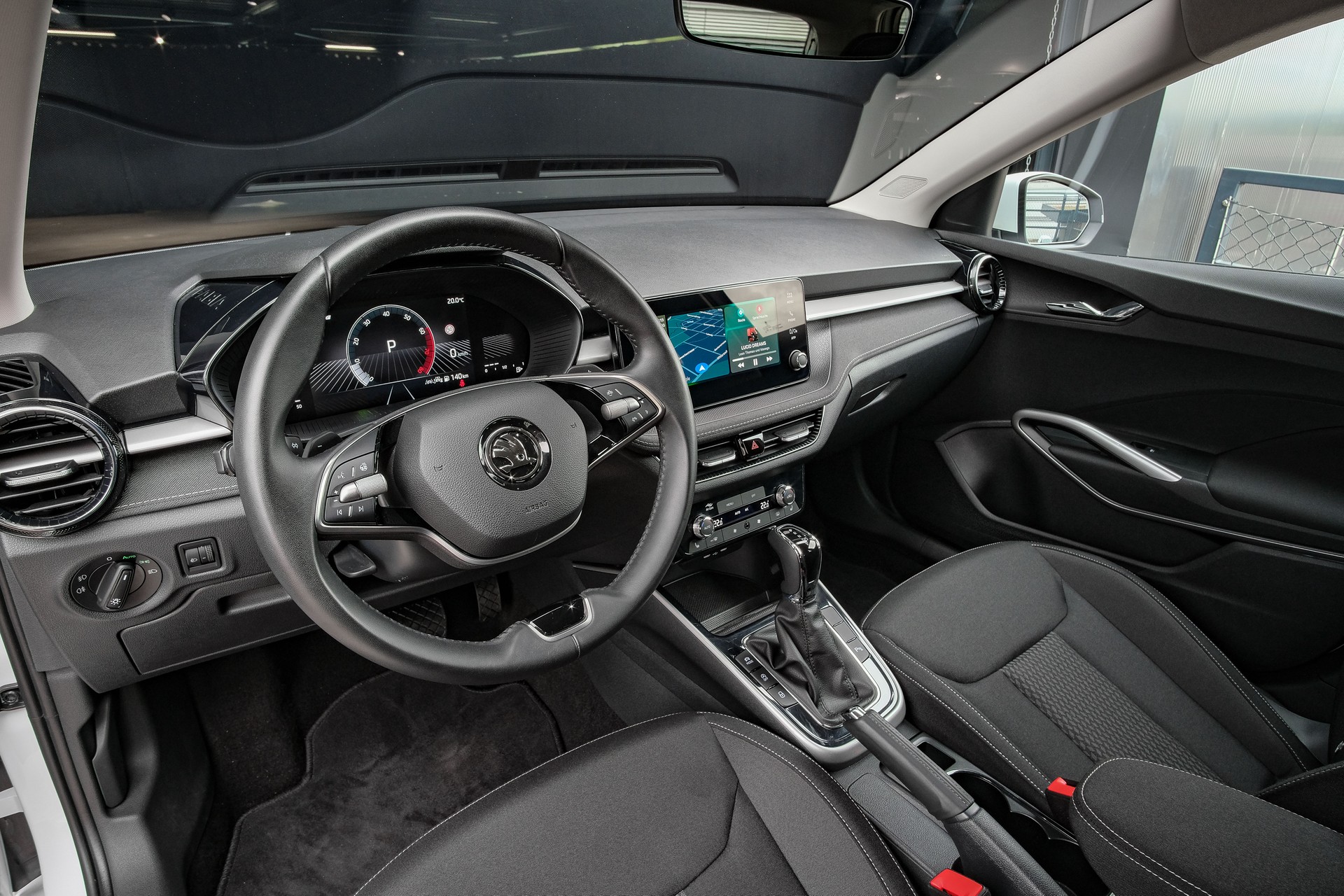 SKODA Fabia 1.0 TSI Top Selection DSG-image-12