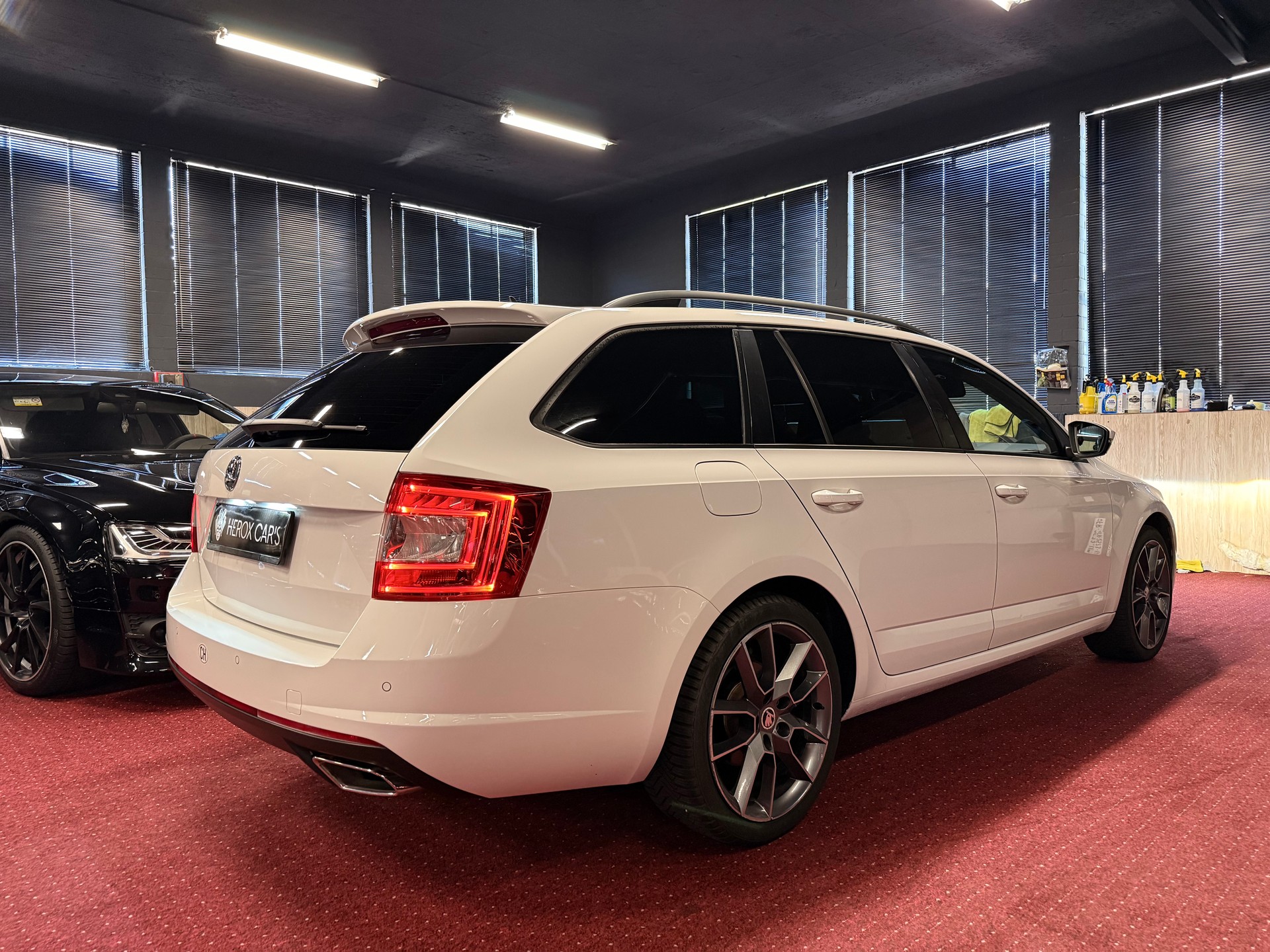 SKODA Octavia Combi 2.0 TDI RS DSG-image-4