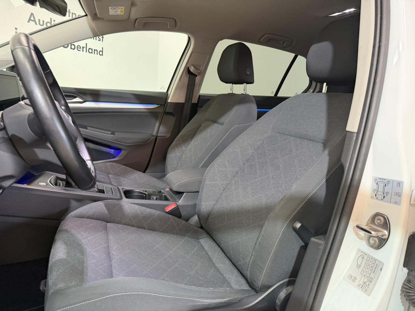VW Golf 1.0 TSI Life-image-5