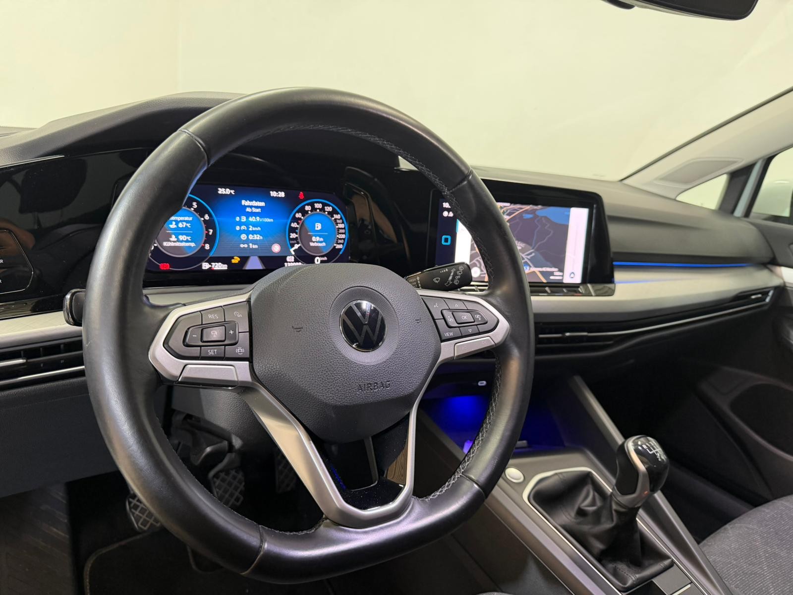 VW Golf 1.0 TSI Life-image-6