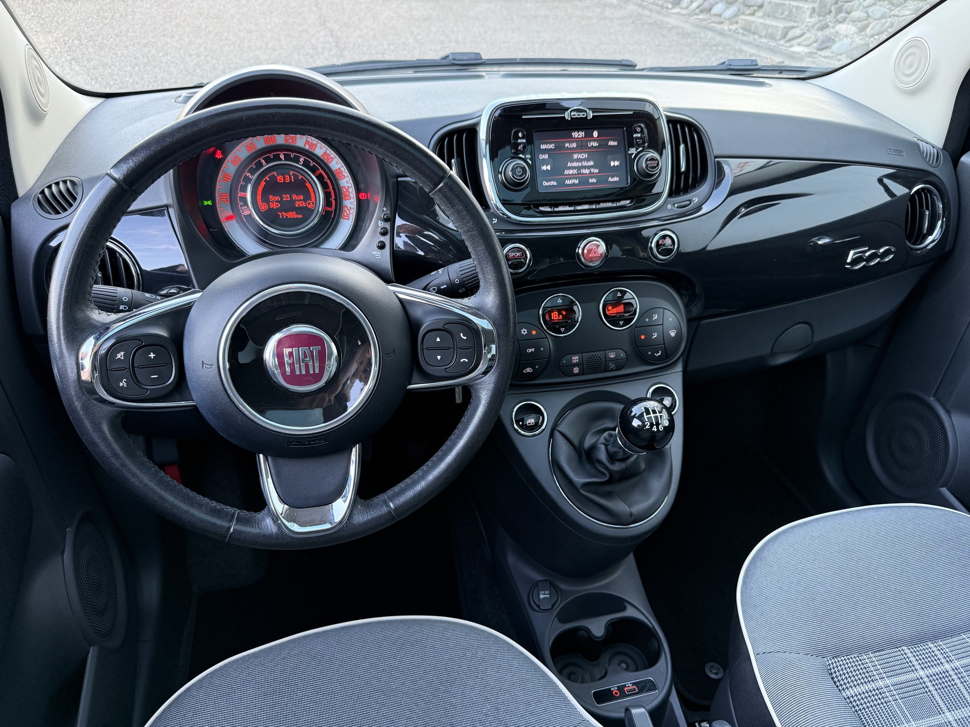 FIAT 500 0.9 Twinair Turbo Lounge-image-10