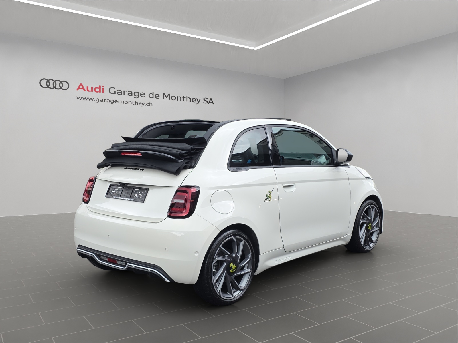 FIAT Abarth Cabrio 500e Turismo-image-3