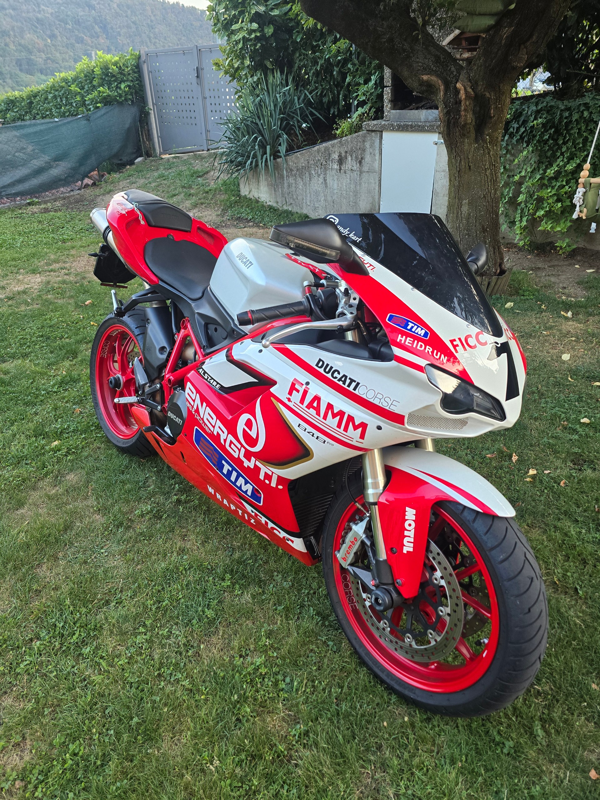 DUCATI 848 Superbike-image-2