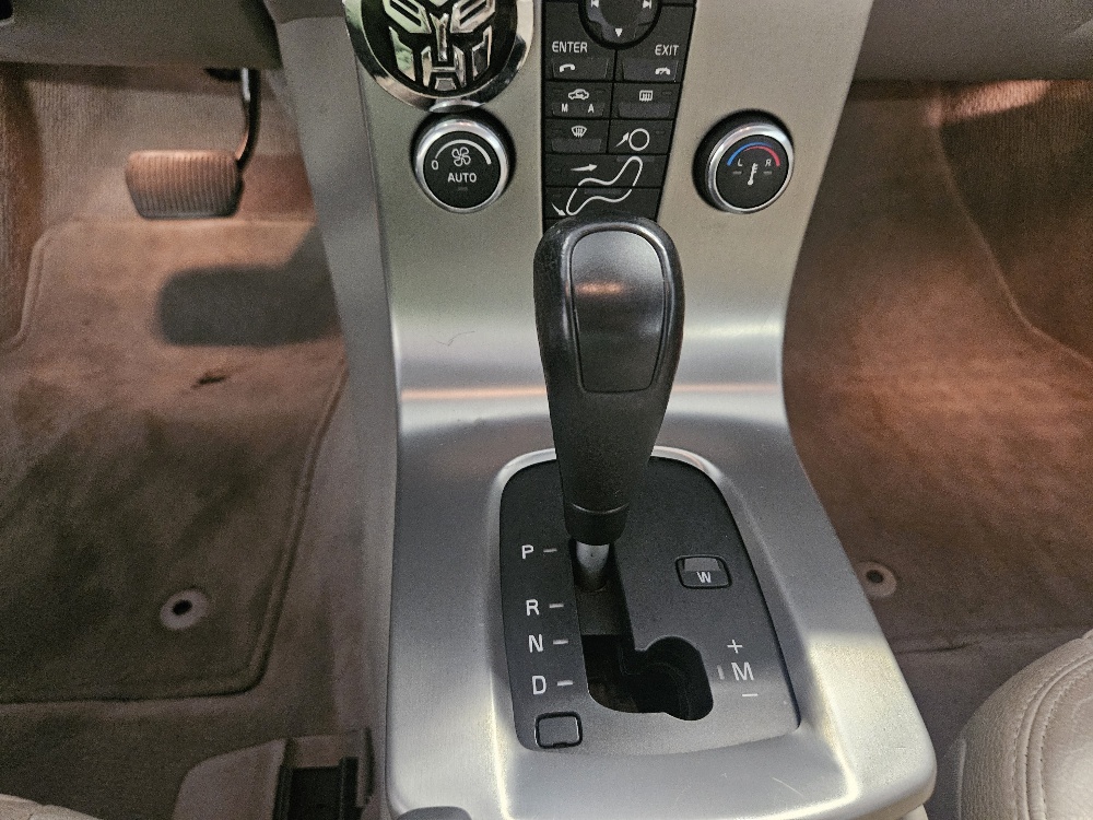 VOLVO C70 T5 Momentum-image-12
