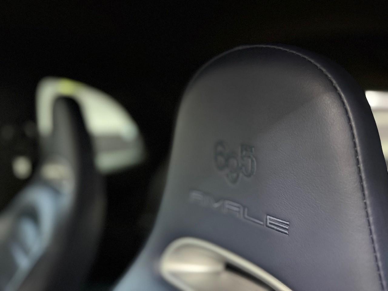 FIAT 695C 1.4 16V Turbo Abarth Rivale Dualogic | Akrapovic Auspuff | Cabrio | CH-Auto | Beats Soundsystem | Special Edition Nr. 2569-image-19