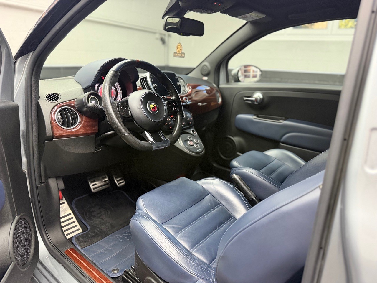 FIAT 695C 1.4 16V Turbo Abarth Rivale Dualogic | Akrapovic Auspuff | Cabrio | CH-Auto | Beats Soundsystem | Special Edition Nr. 2569-image-15