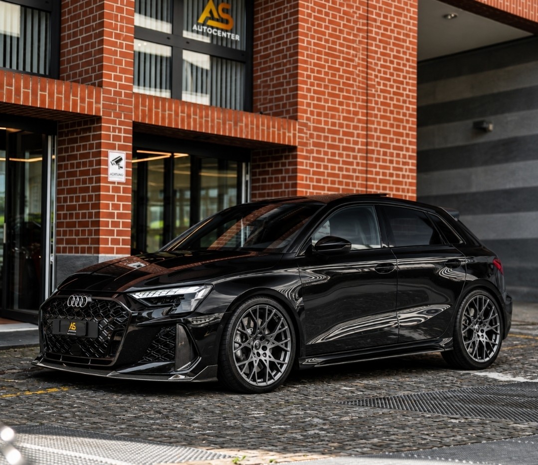 AUDI RS3 Sportback 2.5 TSI Facelift Carbon *BLACK* R8-SCHALENSITZE | PANORAMA | 280 KMH