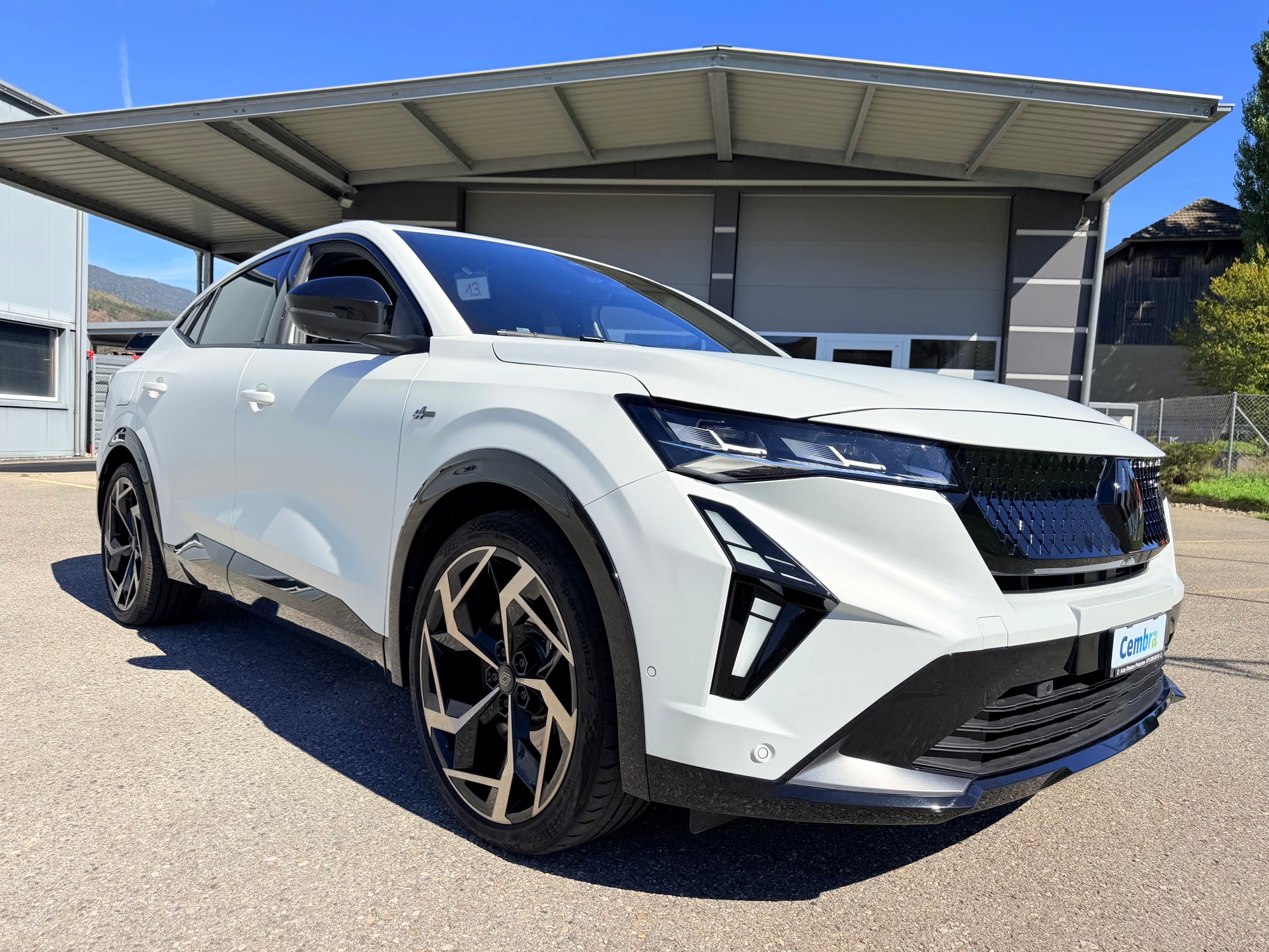 RENAULT RAFALE 300 PS. 1.2 E-TECH PLUG-IN HYBRIDE 300 4x4 ALPINE ATELIER. CH WAGEN. MIT VOLLGARANTIE.