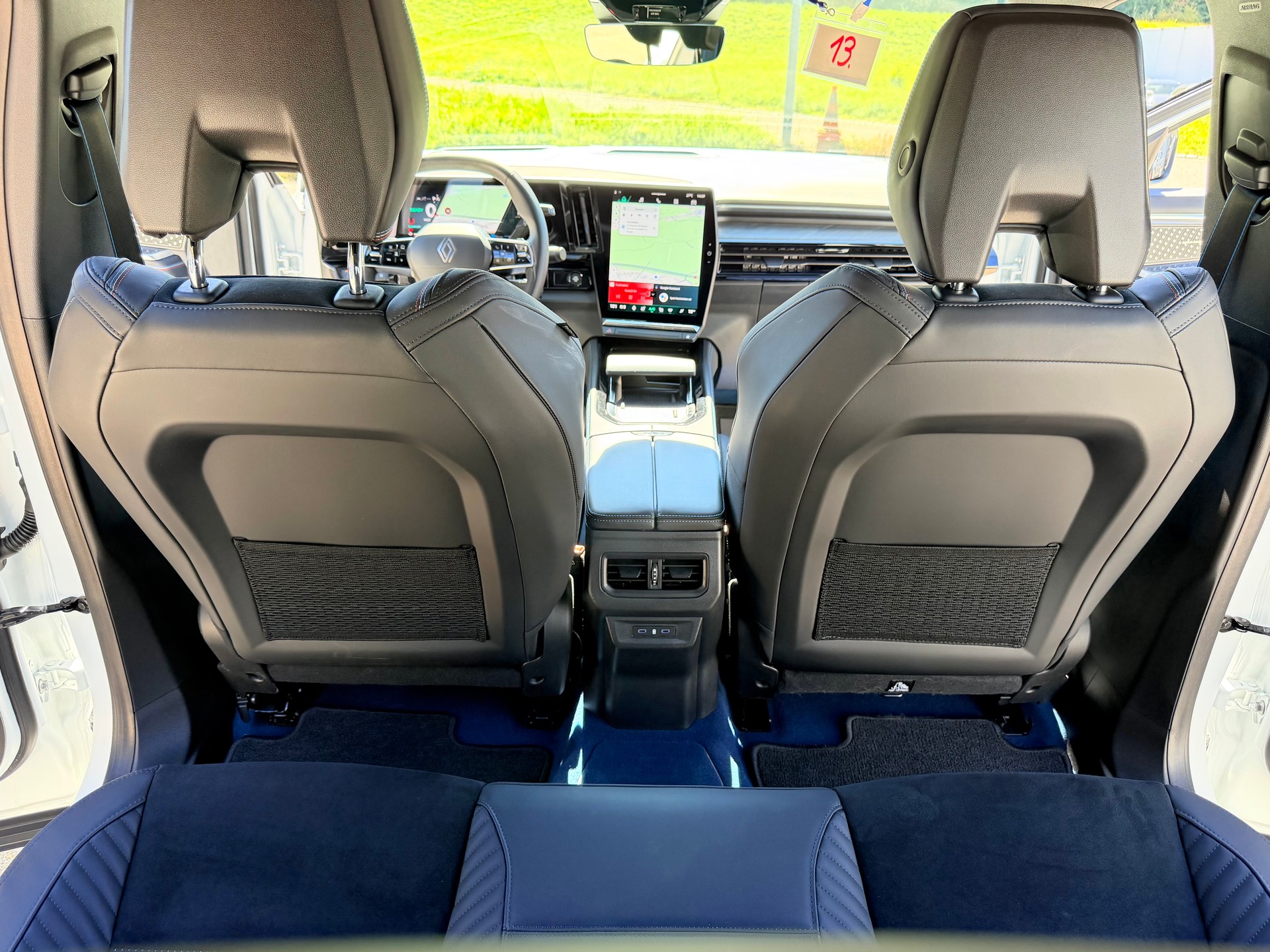 RENAULT RAFALE 300 PS. 1.2 E-TECH PLUG-IN HYBRIDE 300 4x4 ALPINE ATELIER. CH WAGEN. MIT VOLLGARANTIE.-image-10