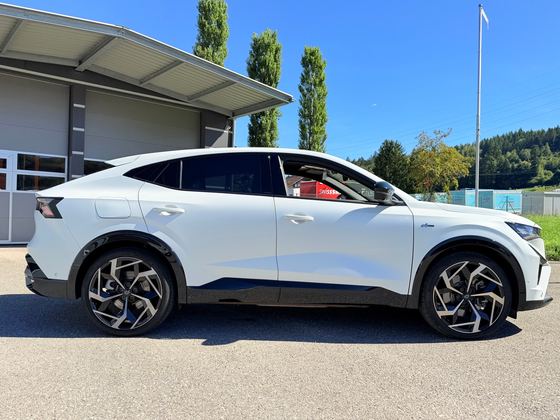 RENAULT RAFALE 300 PS. 1.2 E-TECH PLUG-IN HYBRIDE 300 4x4 ALPINE ATELIER. CH WAGEN. MIT VOLLGARANTIE.-image-30
