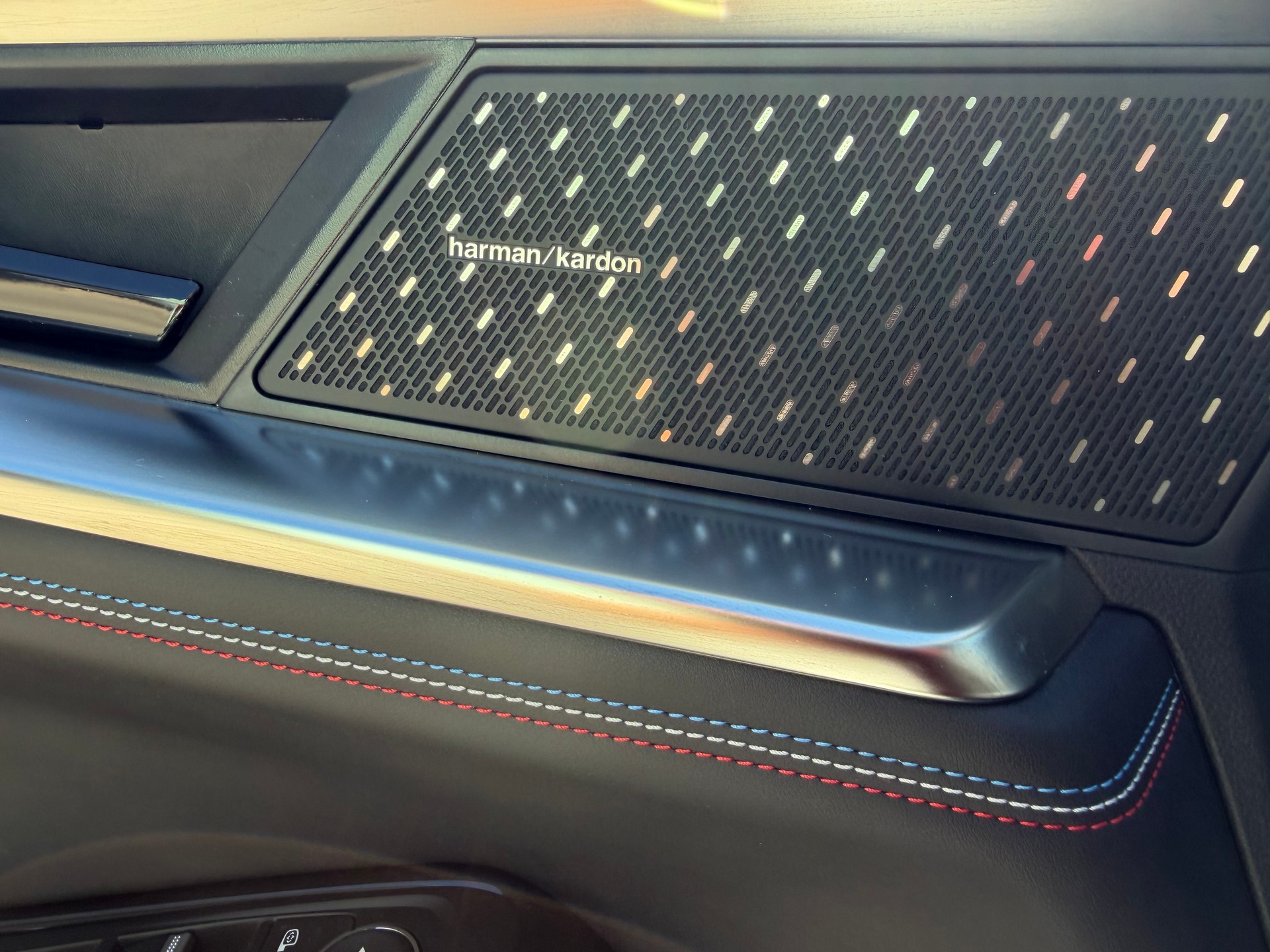 RENAULT RAFALE 300 PS. 1.2 E-TECH PLUG-IN HYBRIDE 300 4x4 ALPINE ATELIER. CH WAGEN. MIT VOLLGARANTIE.-image-8