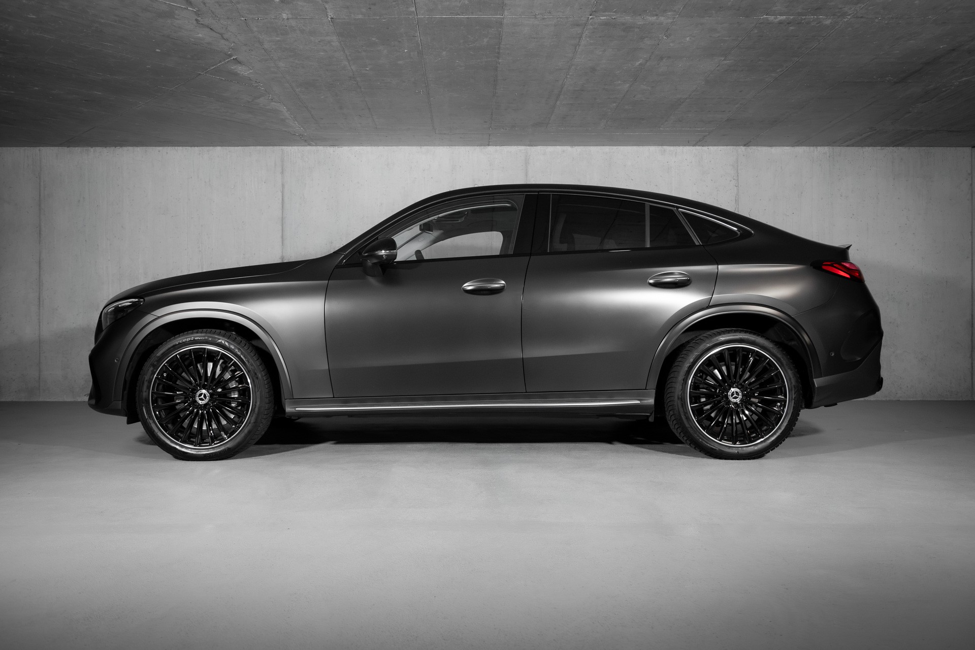 MERCEDES-BENZ GLC Coupé 220 d 4Matic 9G-Tronic-showroom-element-1