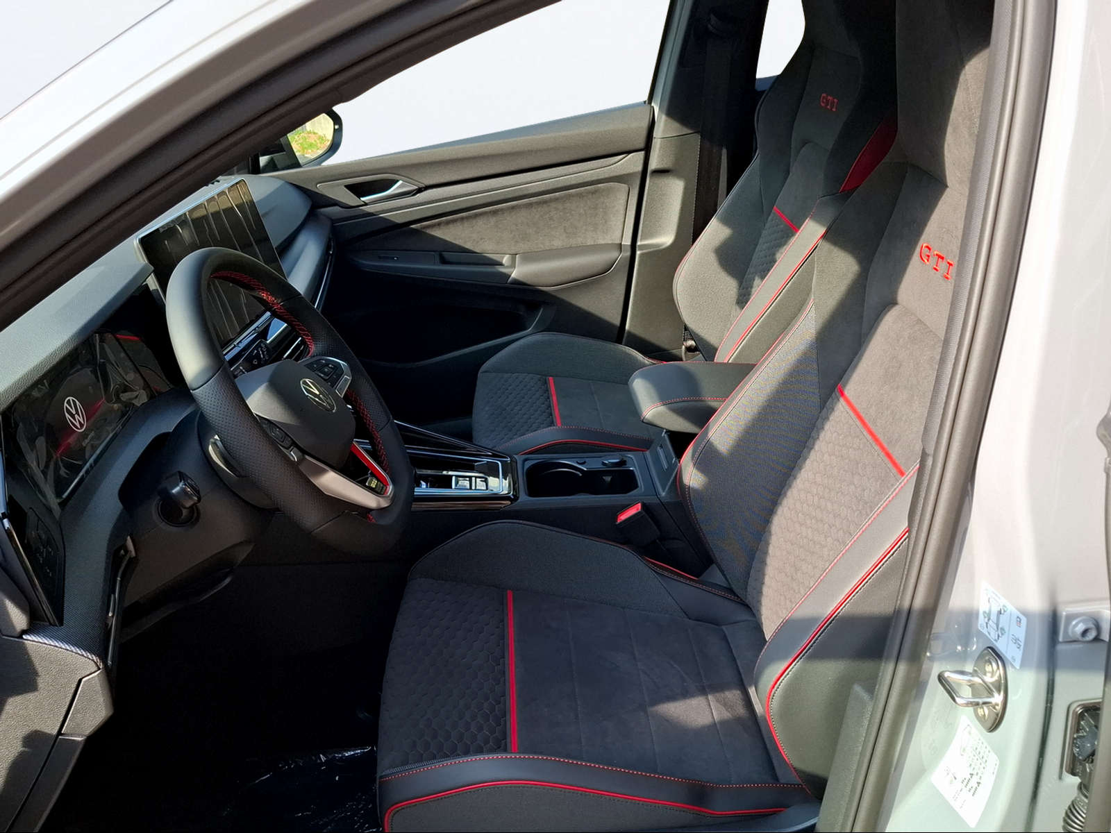 VW Golf 2.0 TSI GTI Clubsport DSG-image-9