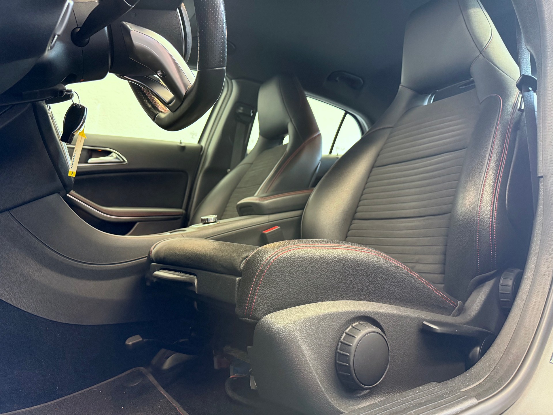 MERCEDES-BENZ GLA 200 CDI Swiss Star Edition AMG Line 4Matic 7G-DCT-image-19