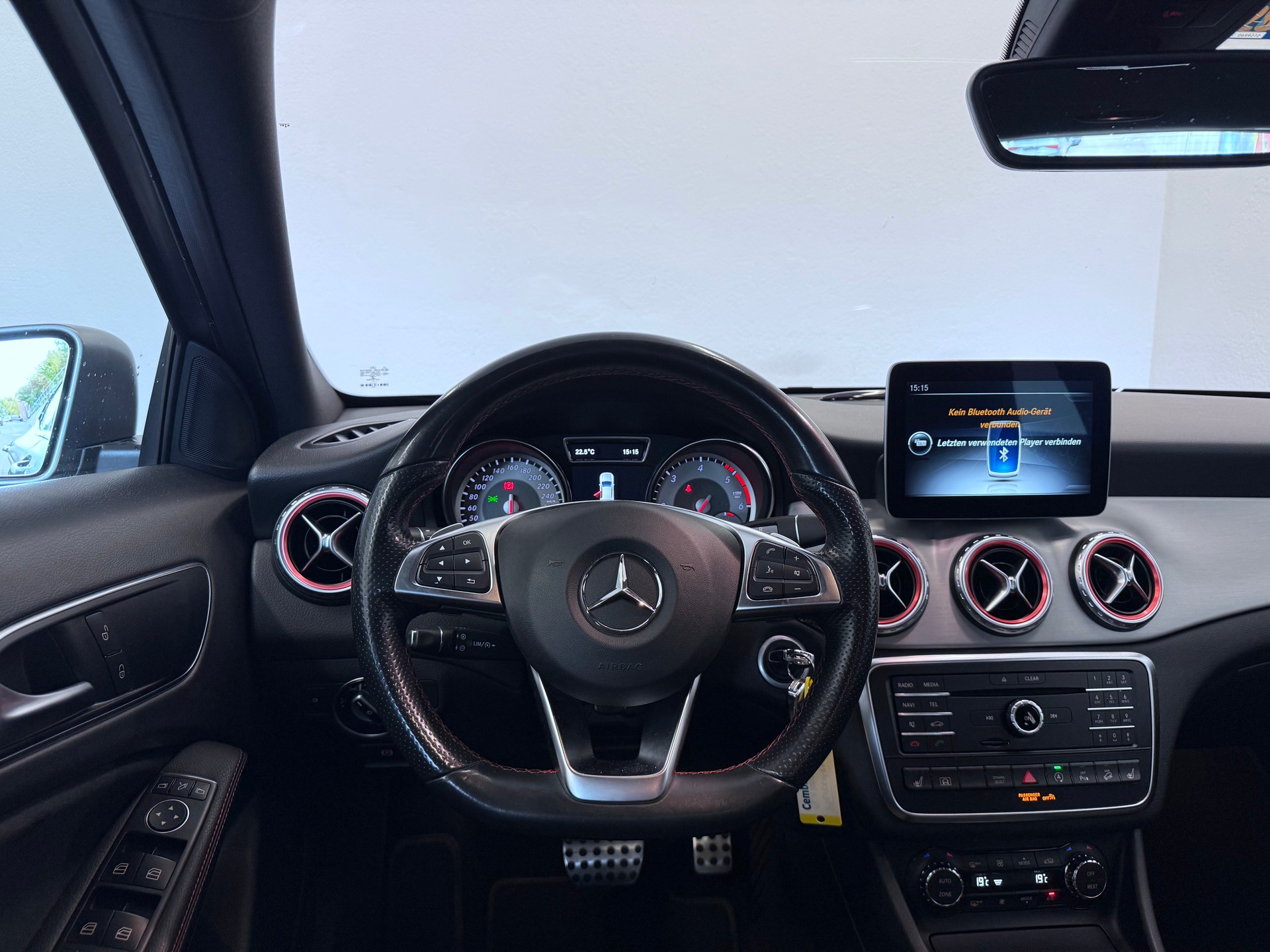 MERCEDES-BENZ GLA 200 CDI Swiss Star Edition AMG Line 4Matic 7G-DCT-image-13