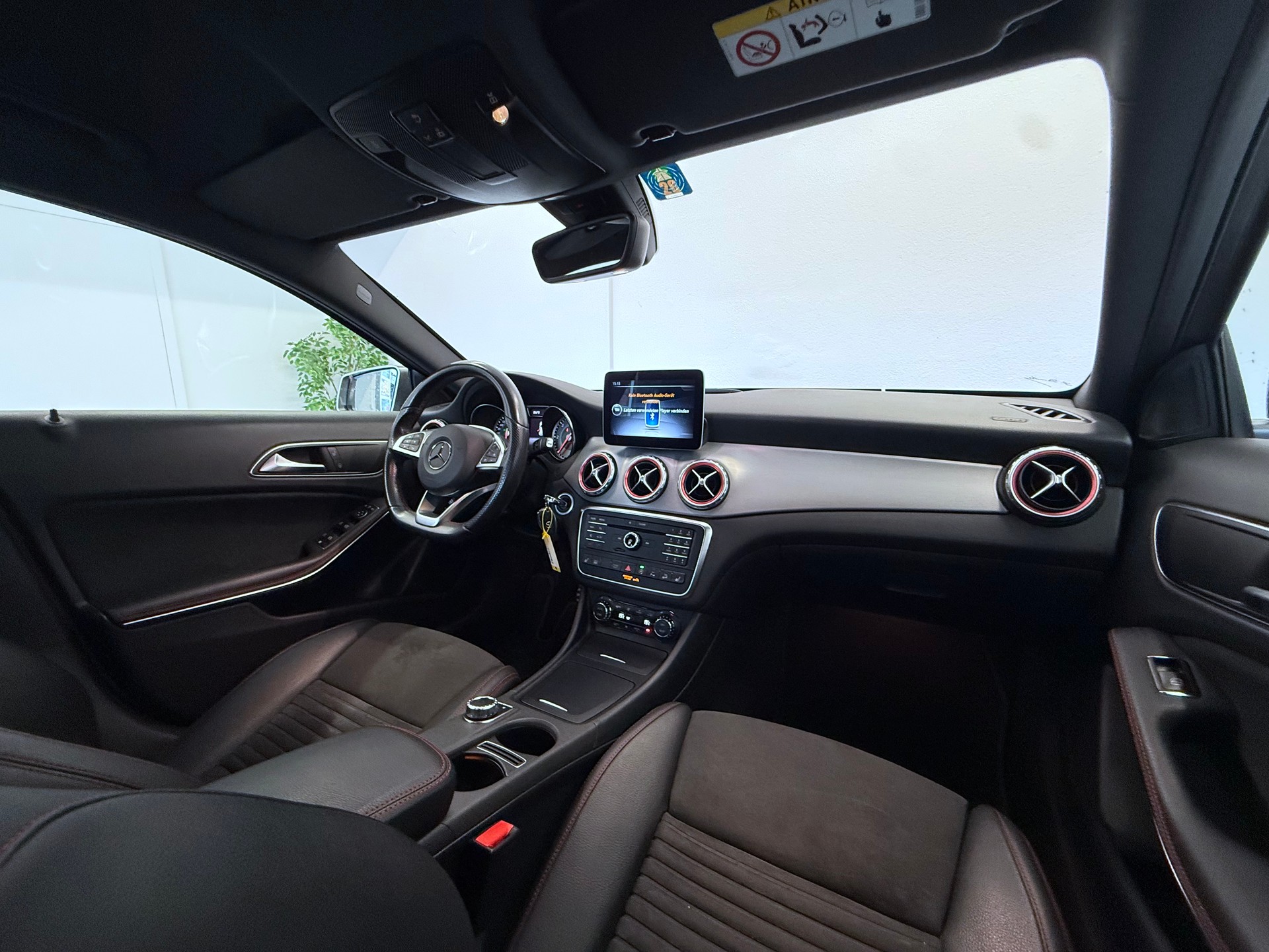 MERCEDES-BENZ GLA 200 CDI Swiss Star Edition AMG Line 4Matic 7G-DCT-image-15