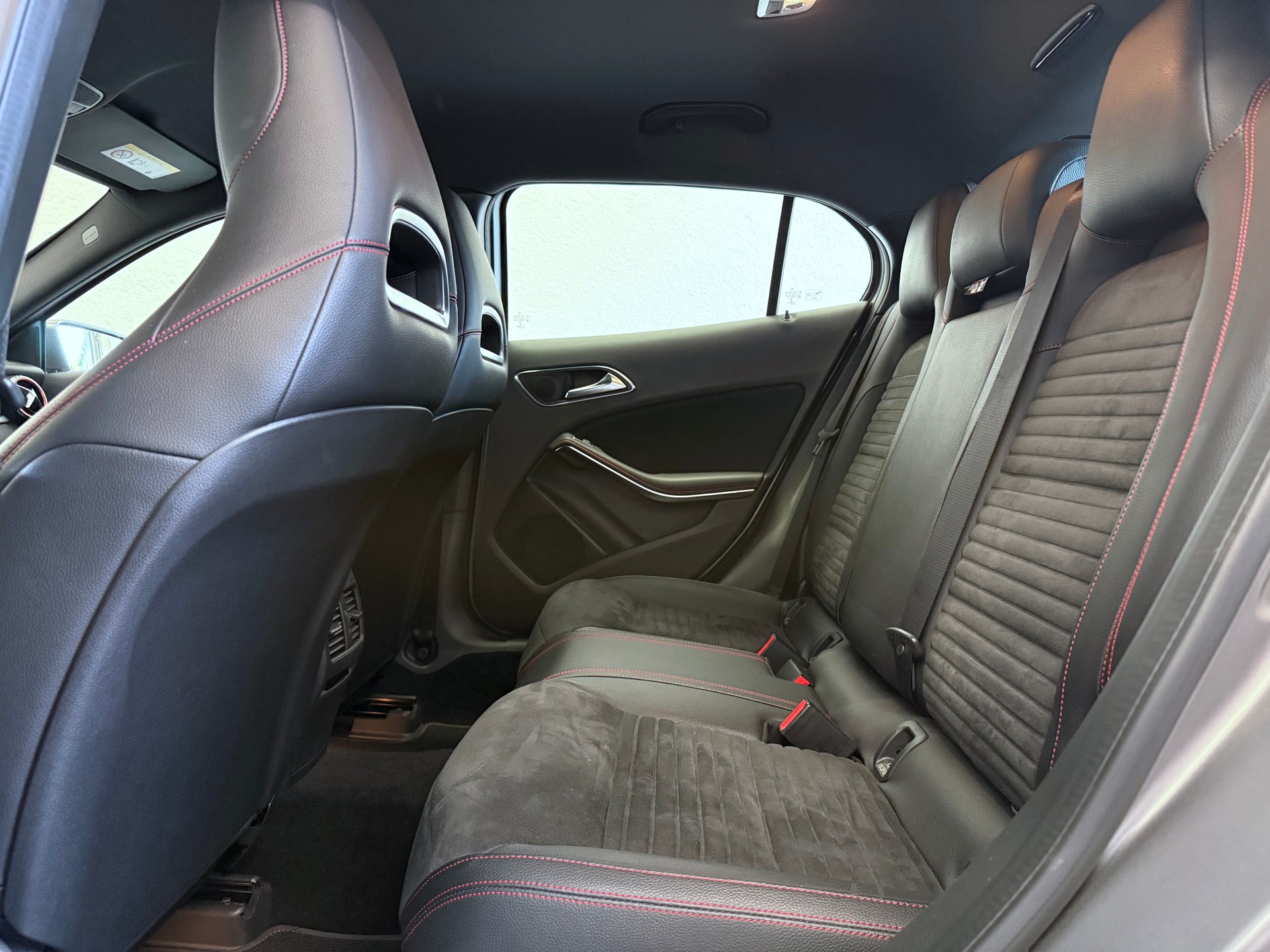 MERCEDES-BENZ GLA 200 CDI Swiss Star Edition AMG Line 4Matic 7G-DCT-image-20