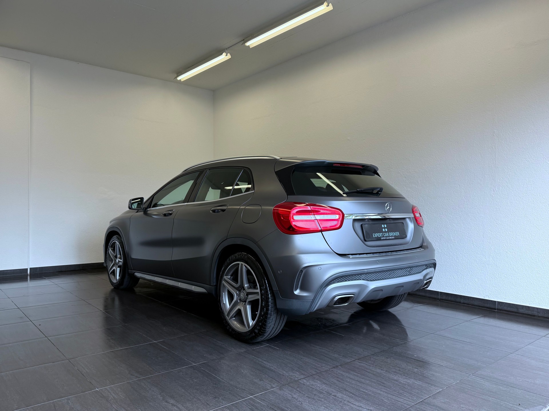 MERCEDES-BENZ GLA 200 CDI Swiss Star Edition AMG Line 4Matic 7G-DCT-image-9