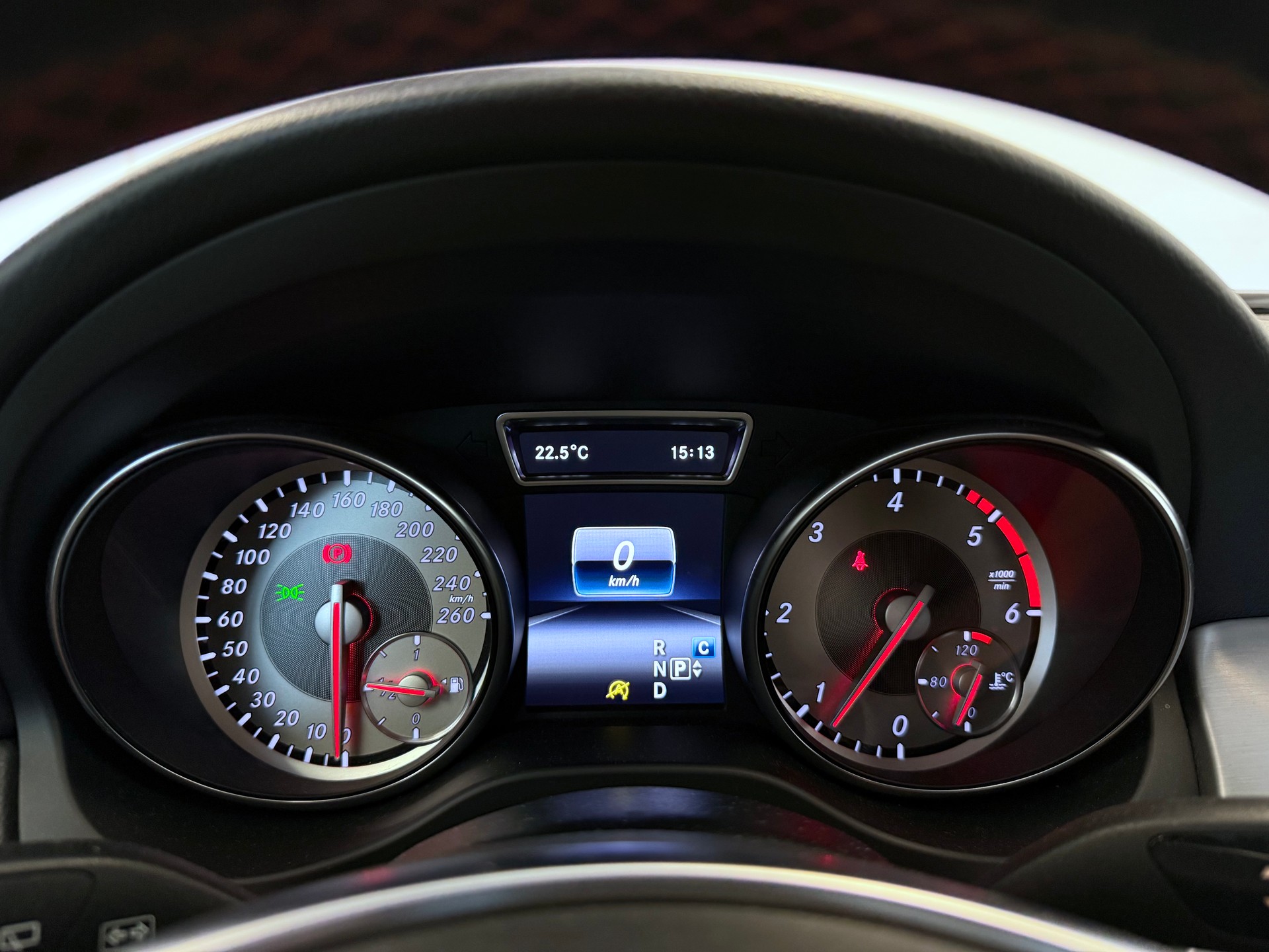 MERCEDES-BENZ GLA 200 CDI Swiss Star Edition AMG Line 4Matic 7G-DCT-image-22