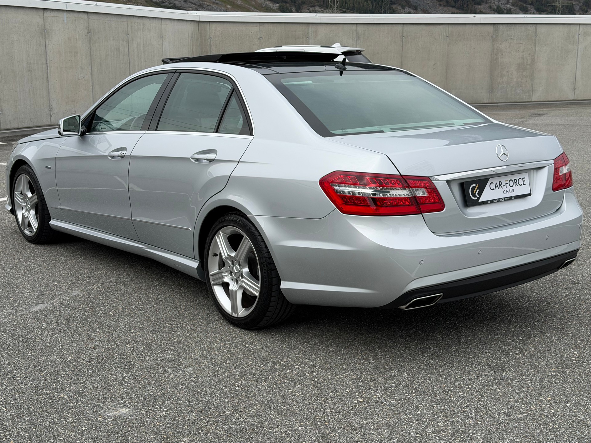MERCEDES-BENZ E 350 CDI BlueEfficiency Elégance 7G-Tronic-showroom-element-3