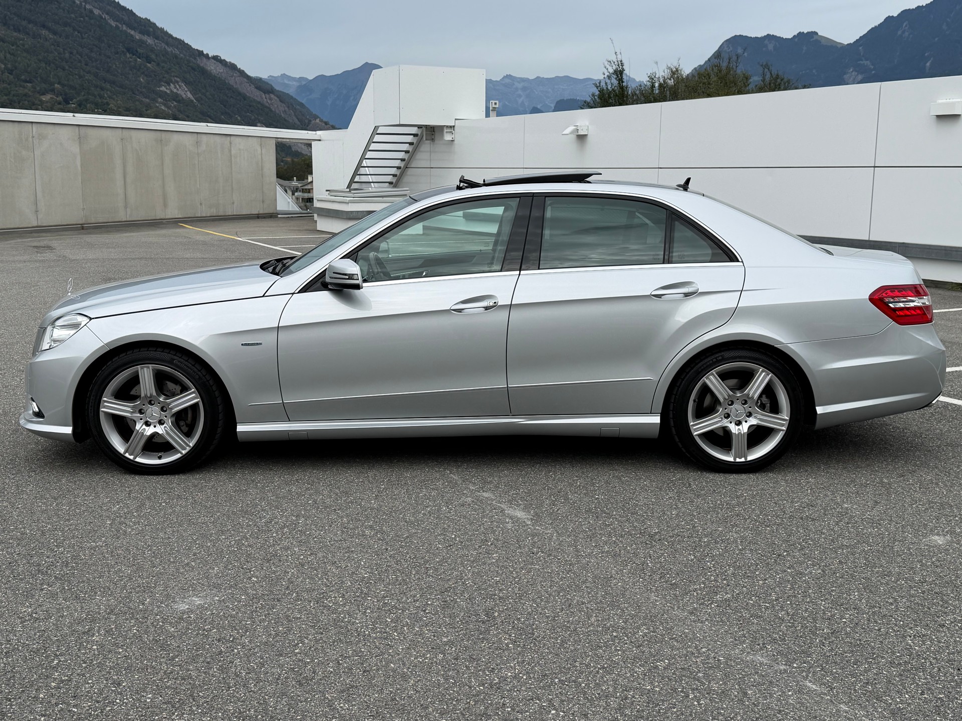 MERCEDES-BENZ E 350 CDI BlueEfficiency Elégance 7G-Tronic-showroom-element-2