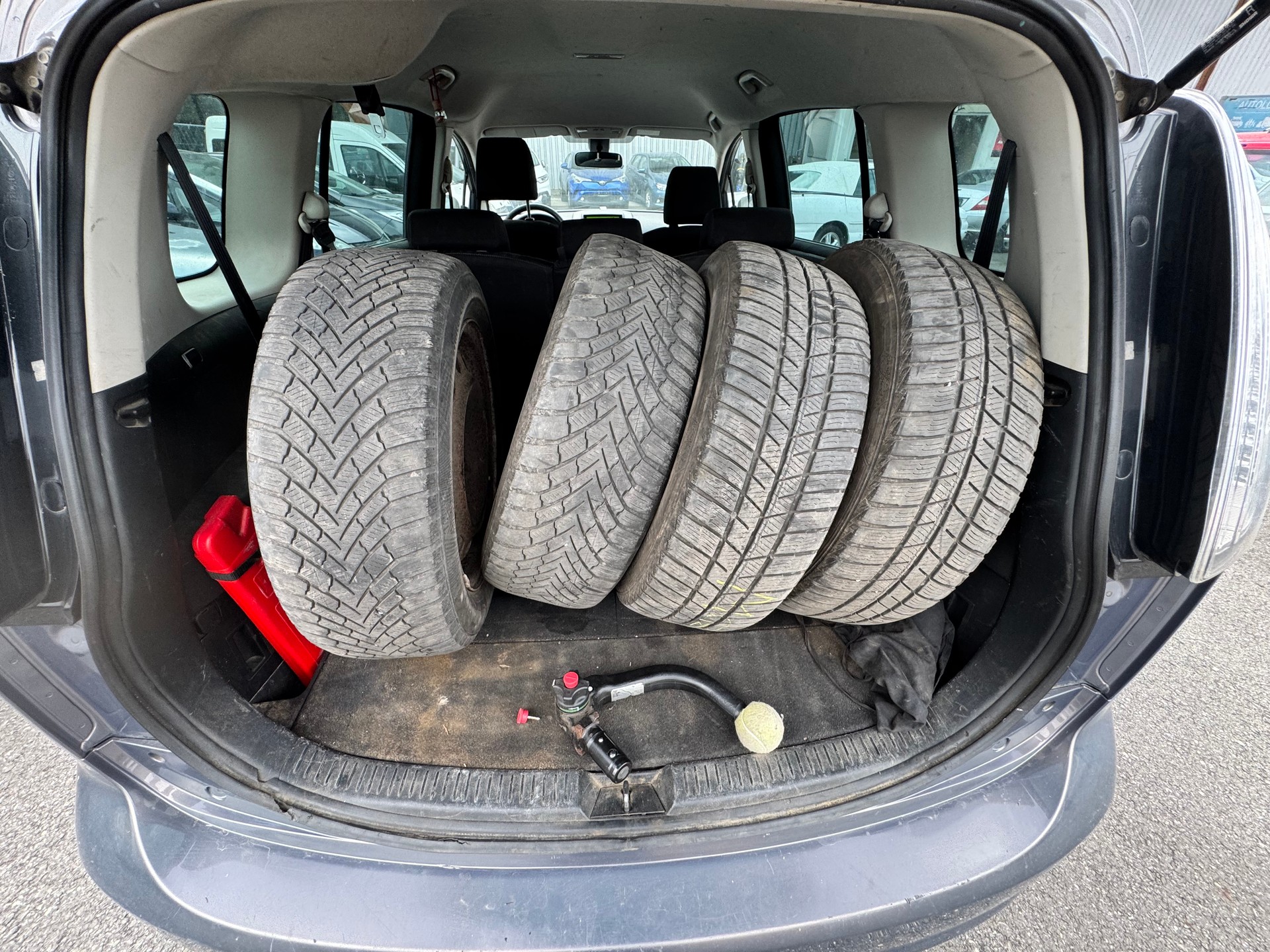 MAZDA 5 2.0 16V Confort-image-11