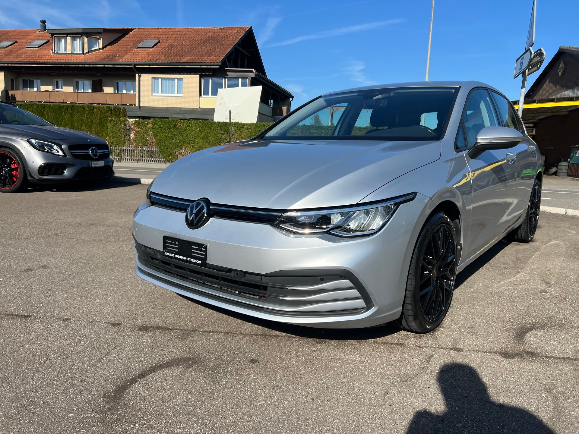 VW TDI Life Busuness-showroom-element-2