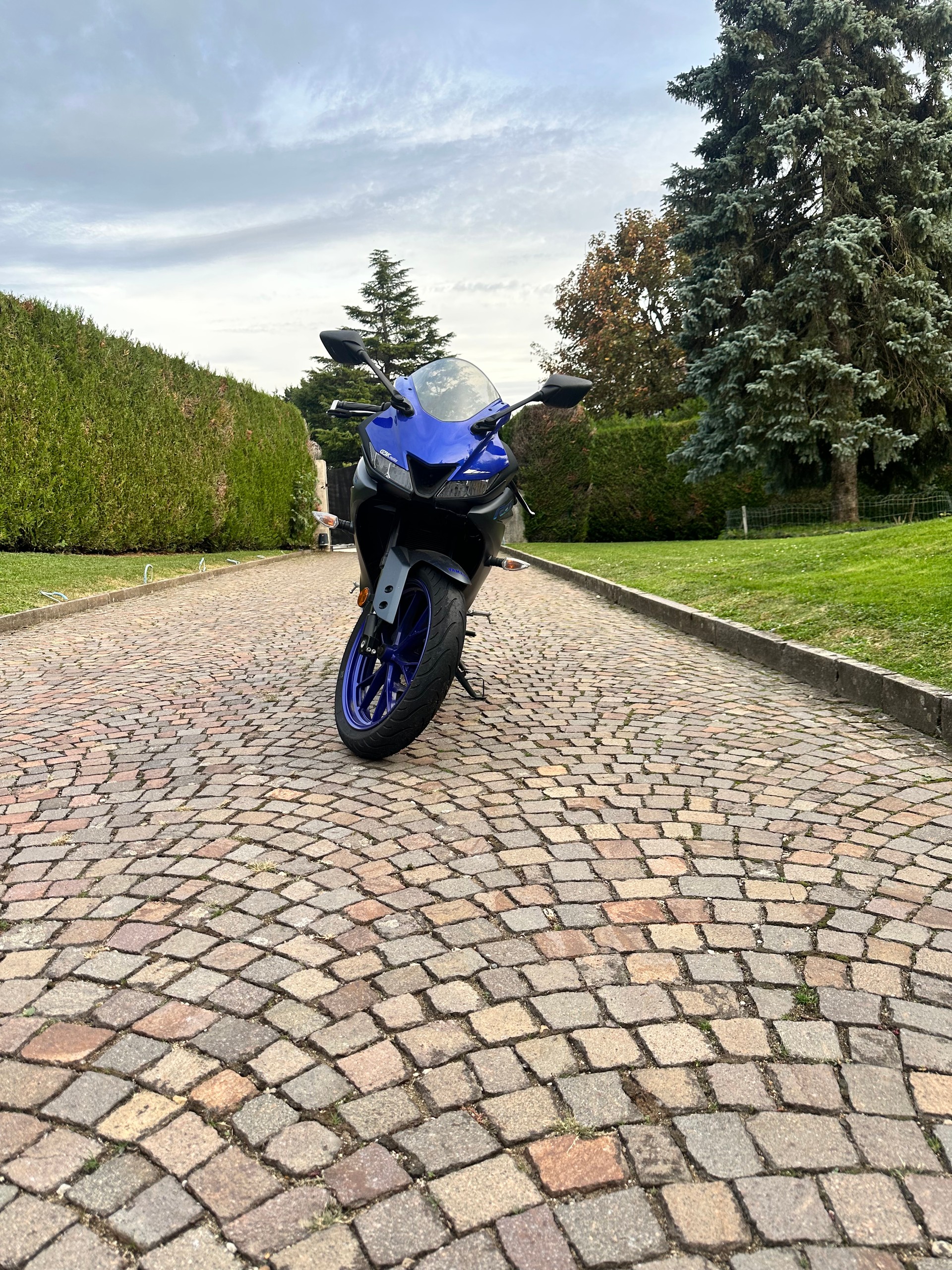 YAMAHA R 125-image-2