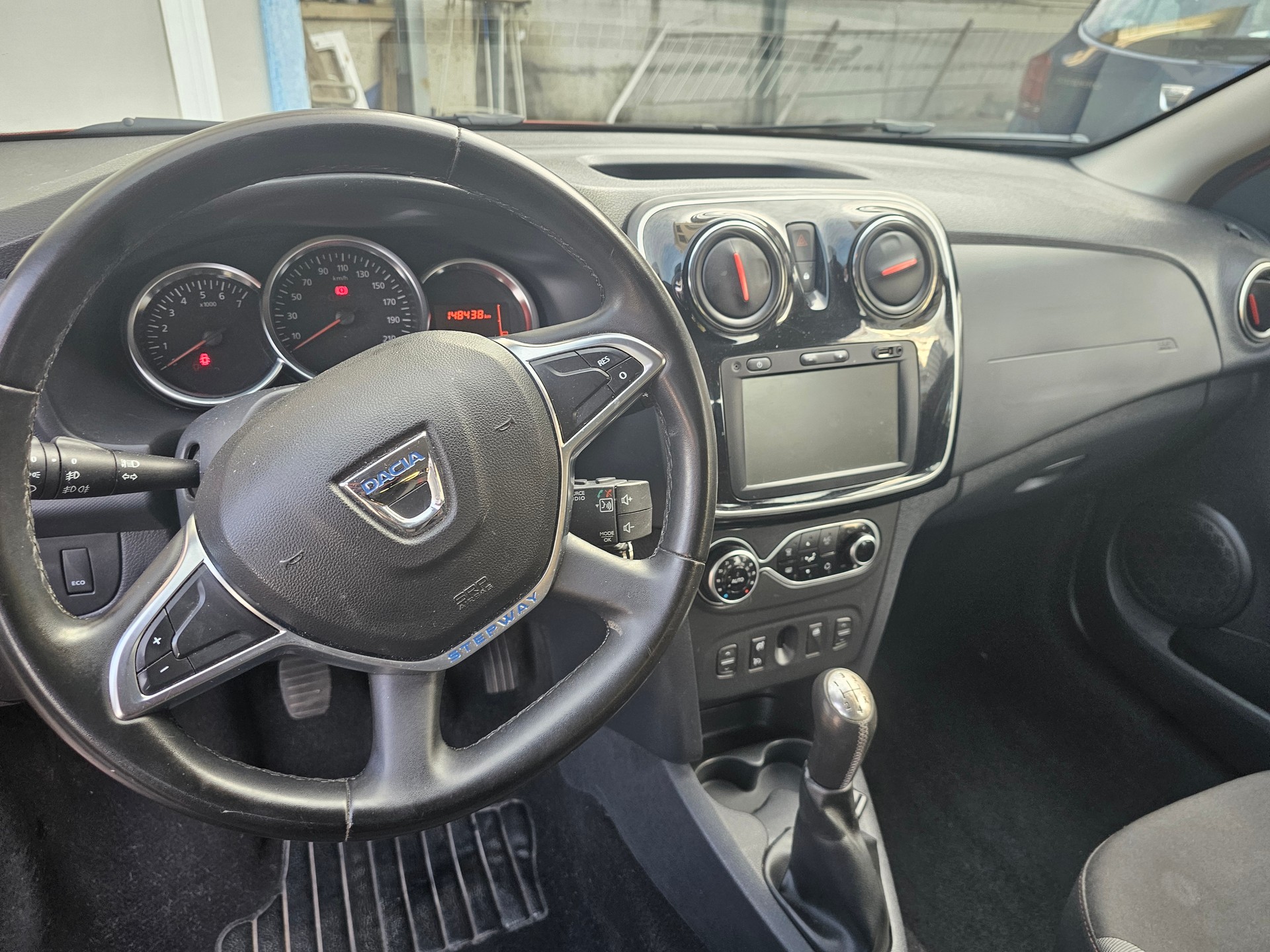 DACIA Sandero TCe 90 Comfort-image-8