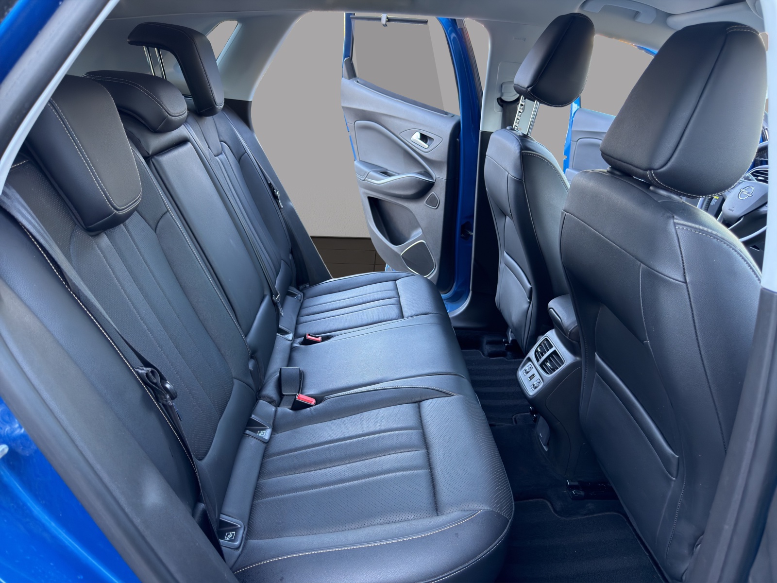 OPEL Grandland X 1.2i TP Ultimate Automatik-image-17