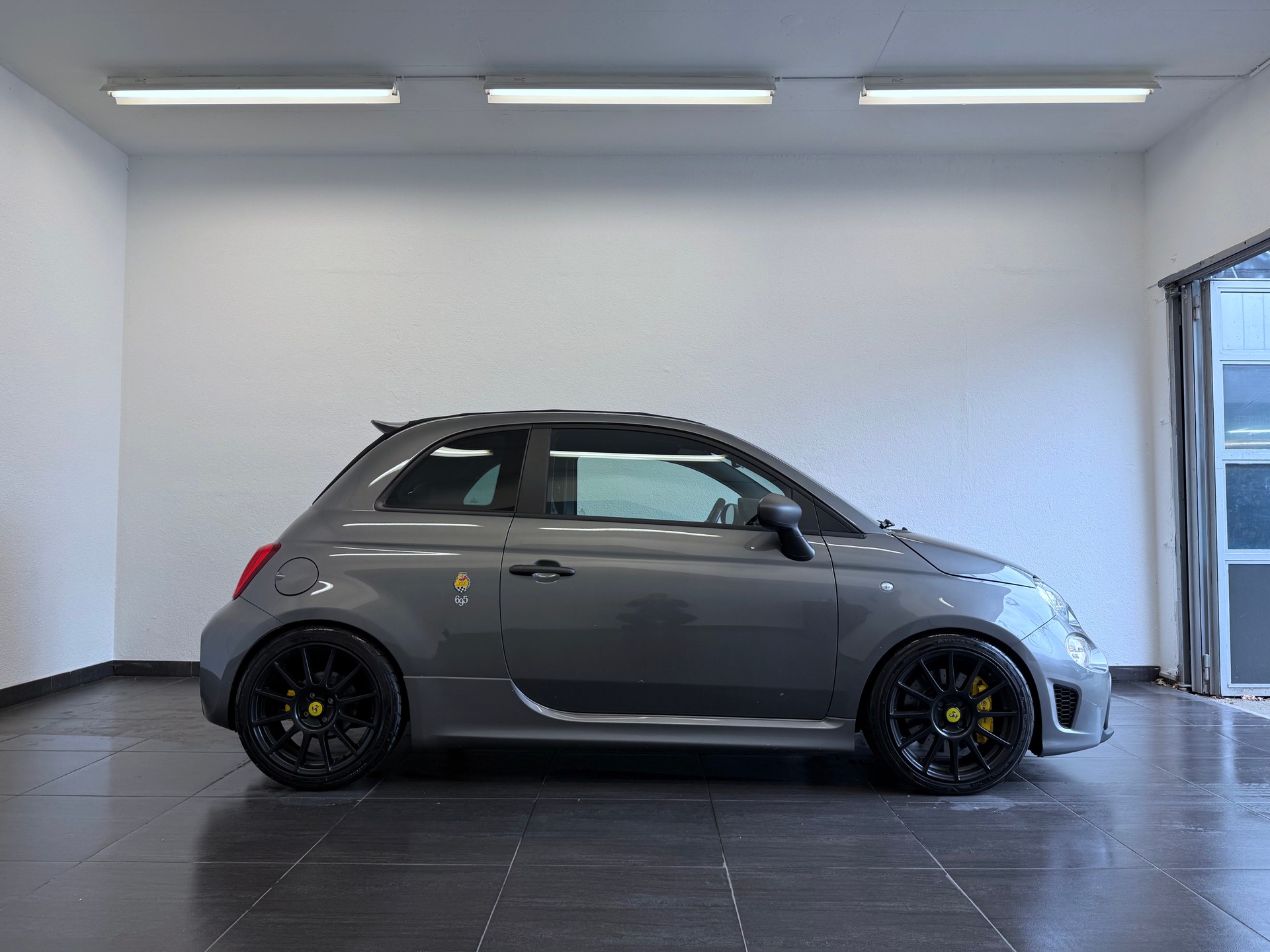 FIAT 695C 1.4 16V Turbo Abarth Competizione Dualogic-showroom-element-3