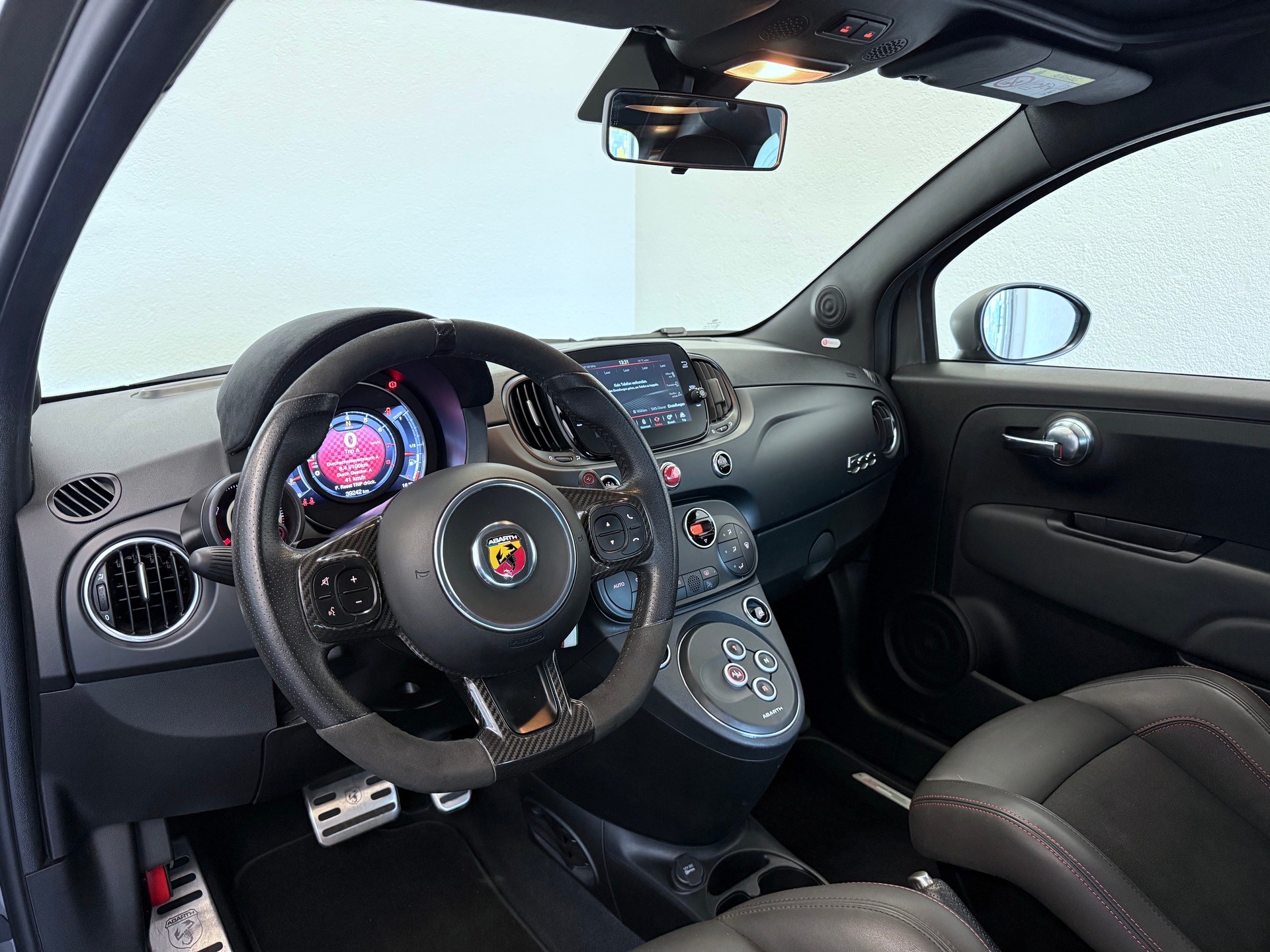 FIAT 695C 1.4 16V Turbo Abarth Competizione Dualogic-image-13