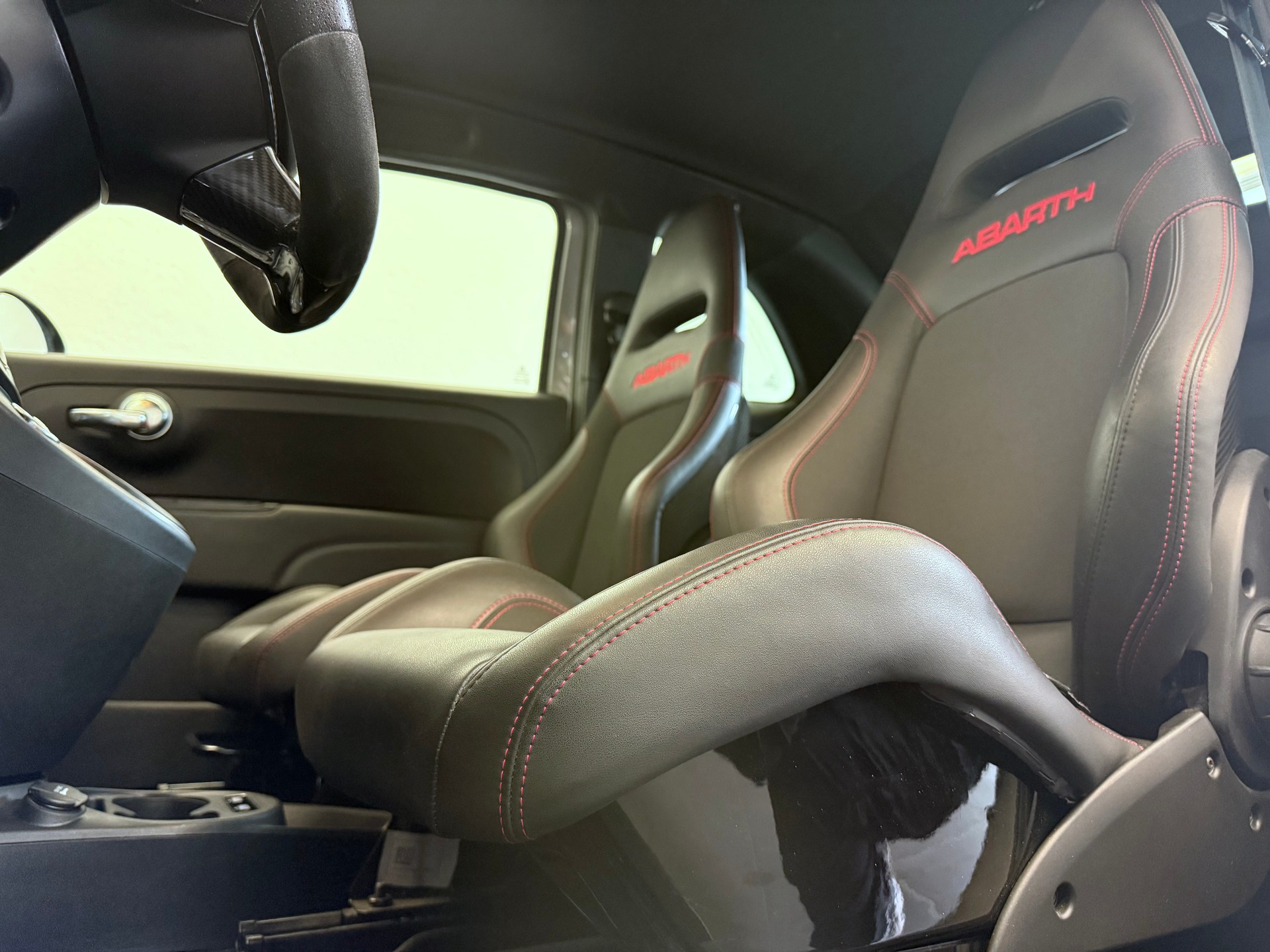 FIAT 695C 1.4 16V Turbo Abarth Competizione Dualogic-image-12