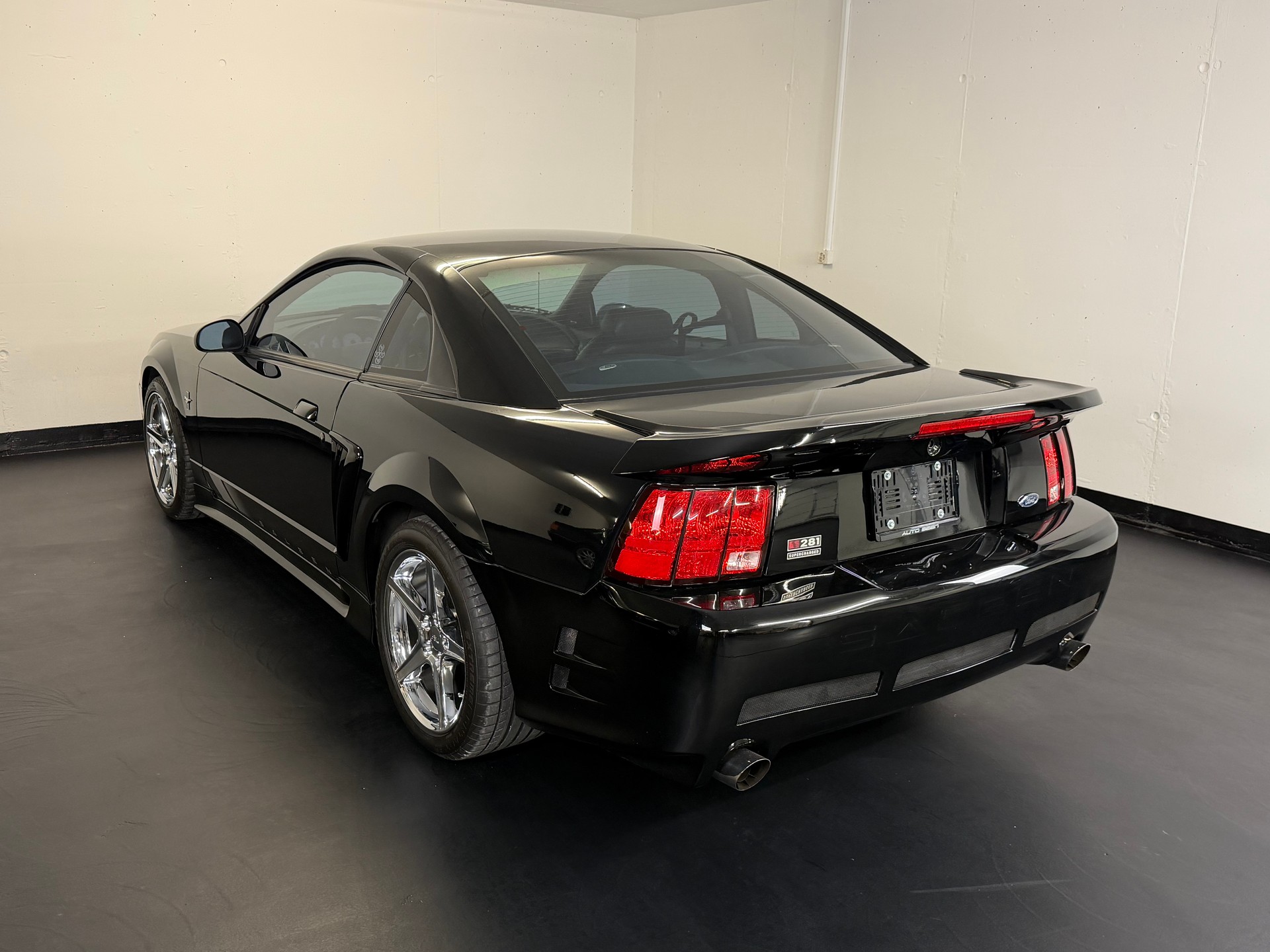 FORD Mustang SALEEN S281 SC-showroom-element-3