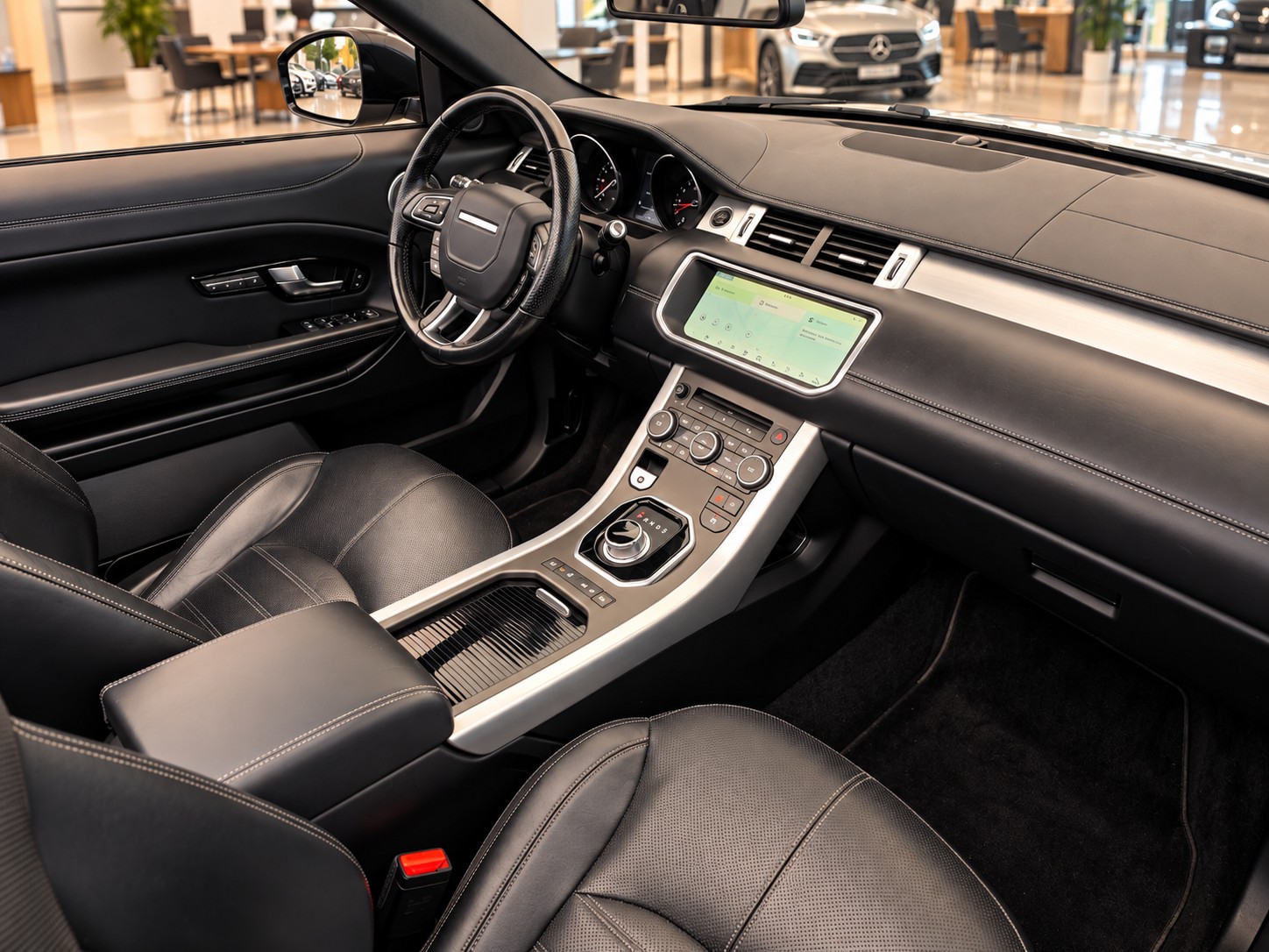 LAND ROVER Range Rover Evoque Conver. 2.0 TD4 HSE Dynamic AT9 180PS-image-11