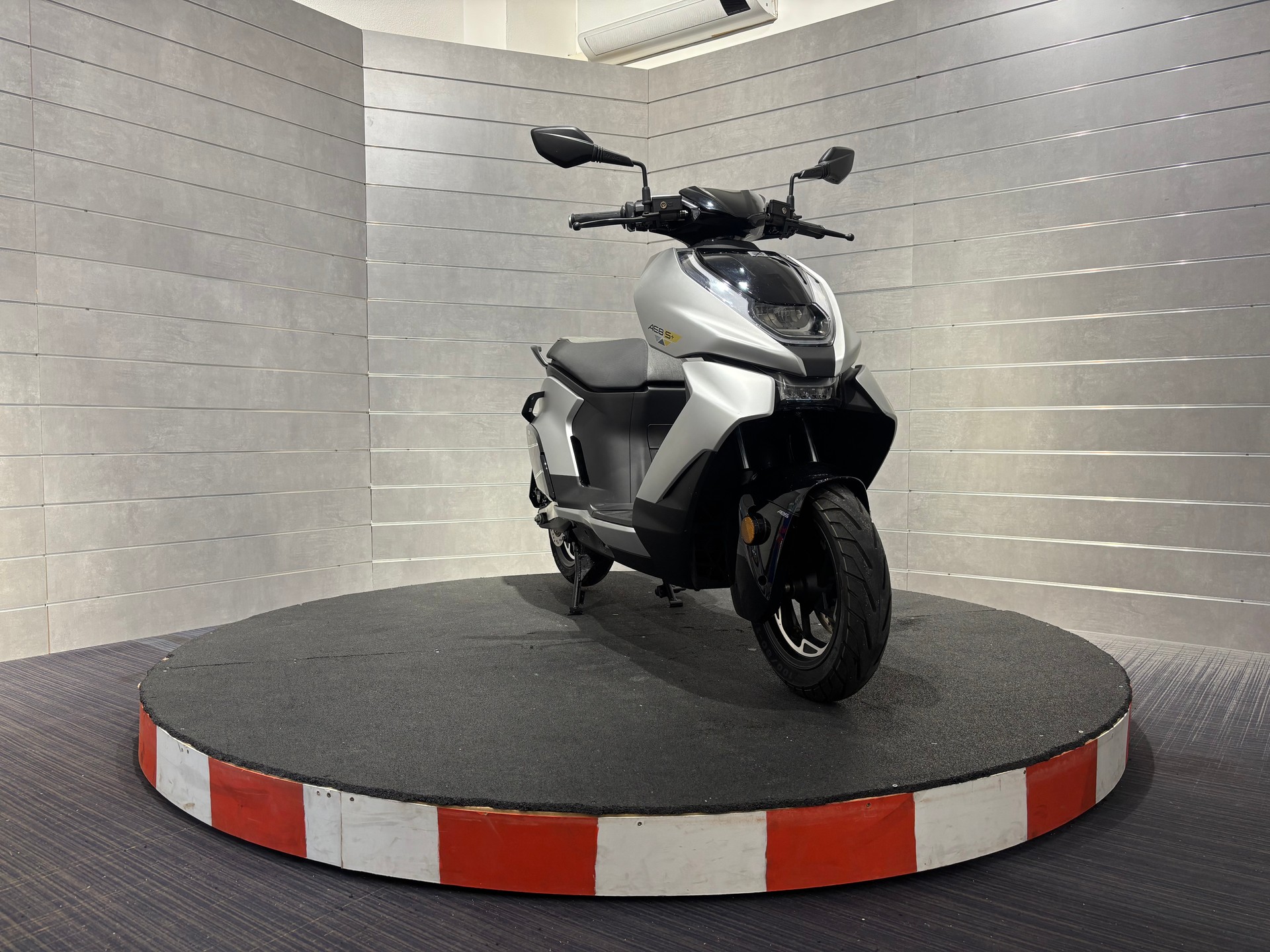 E-SCOOTER ZEEHO AE8-image-7