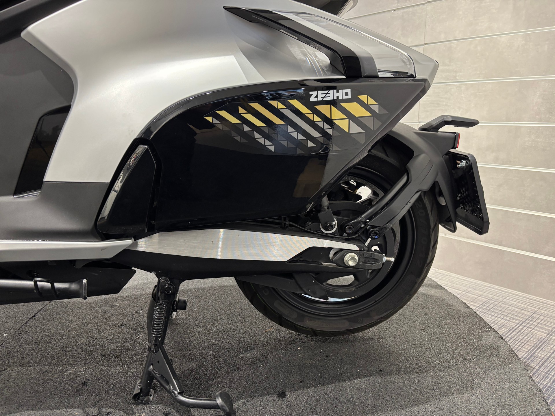 E-SCOOTER ZEEHO AE8-image-10