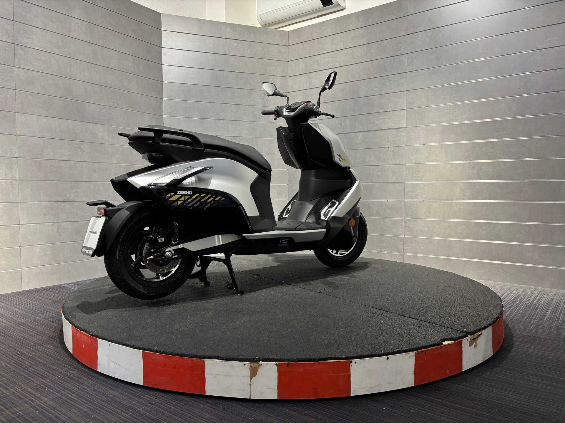 E-SCOOTER ZEEHO AE8-image-5