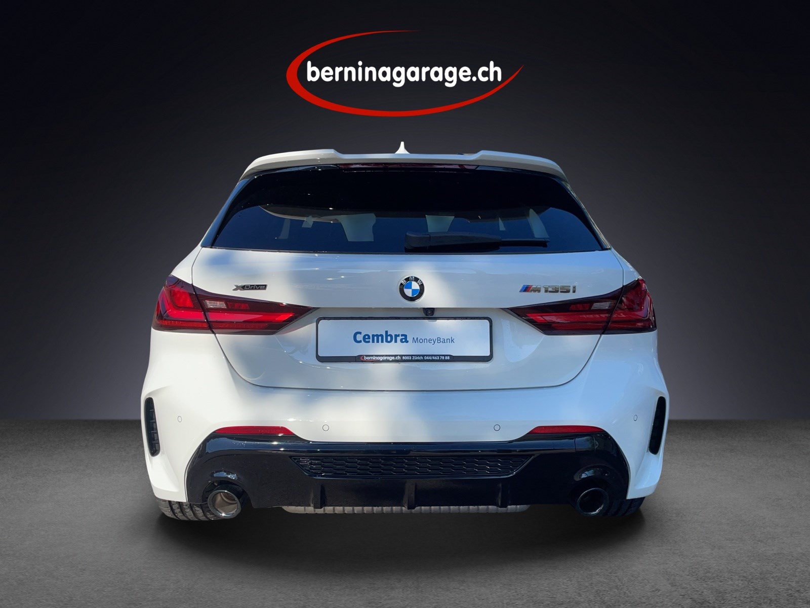 BMW M135i xDrive-showroom-element-3