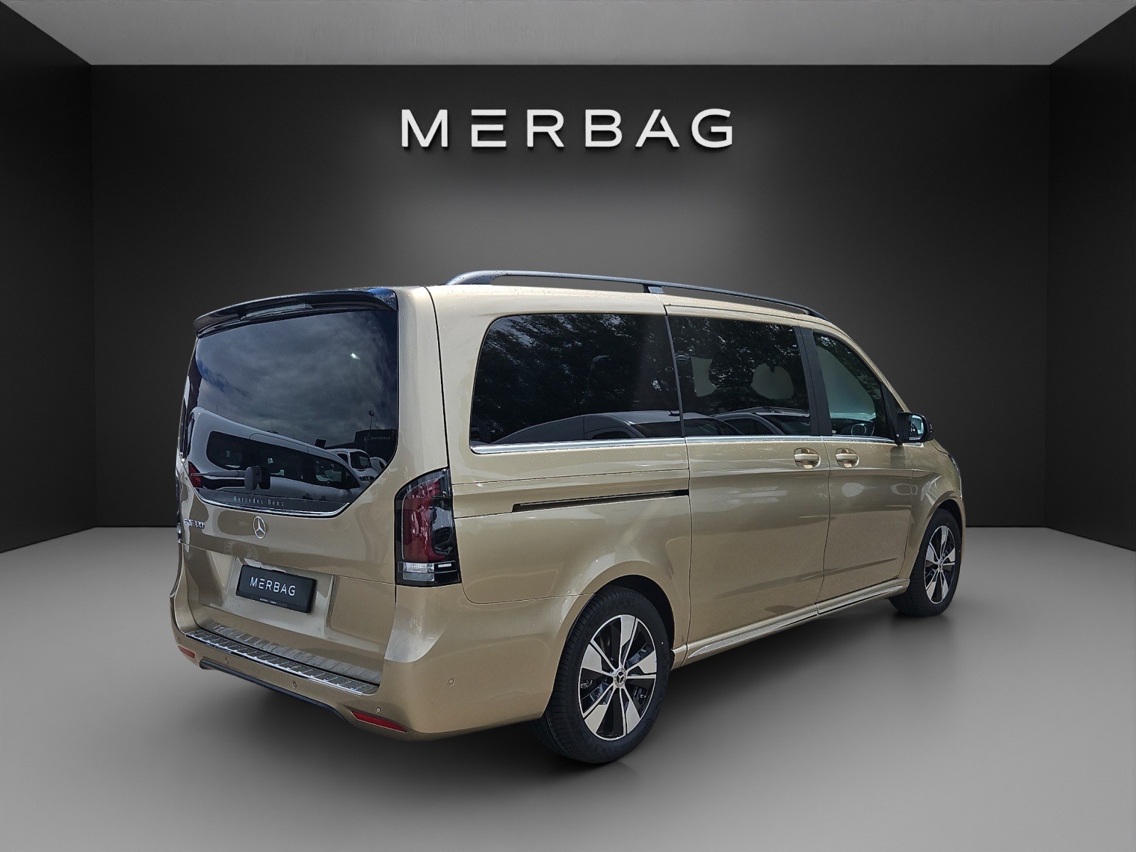 MERCEDES-BENZ EQV 300 lang-image-1