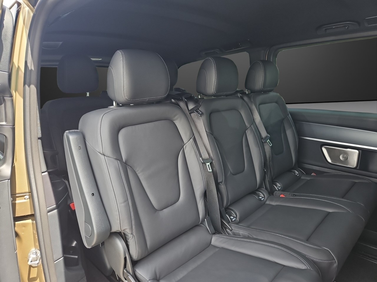 MERCEDES-BENZ EQV 300 lang-image-7