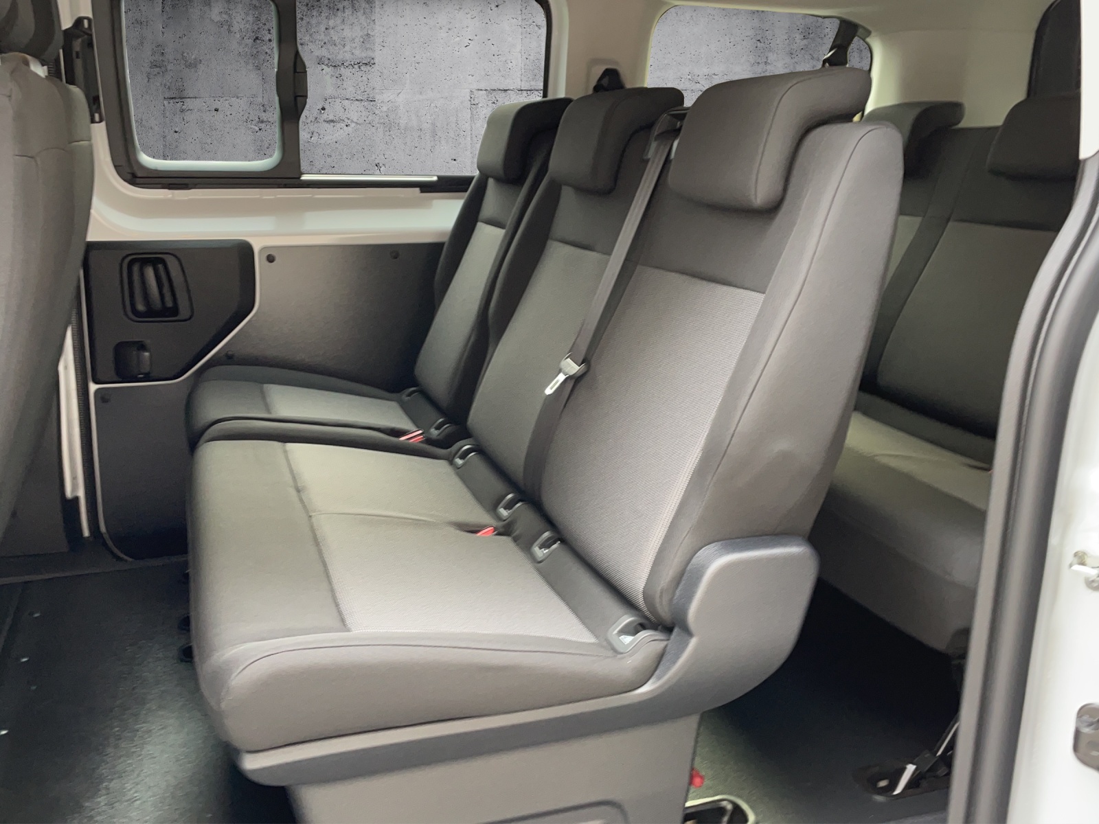 FIAT Scudo Kombi L2 2.0 Multijet 180 Swiss Plus 9-image-13