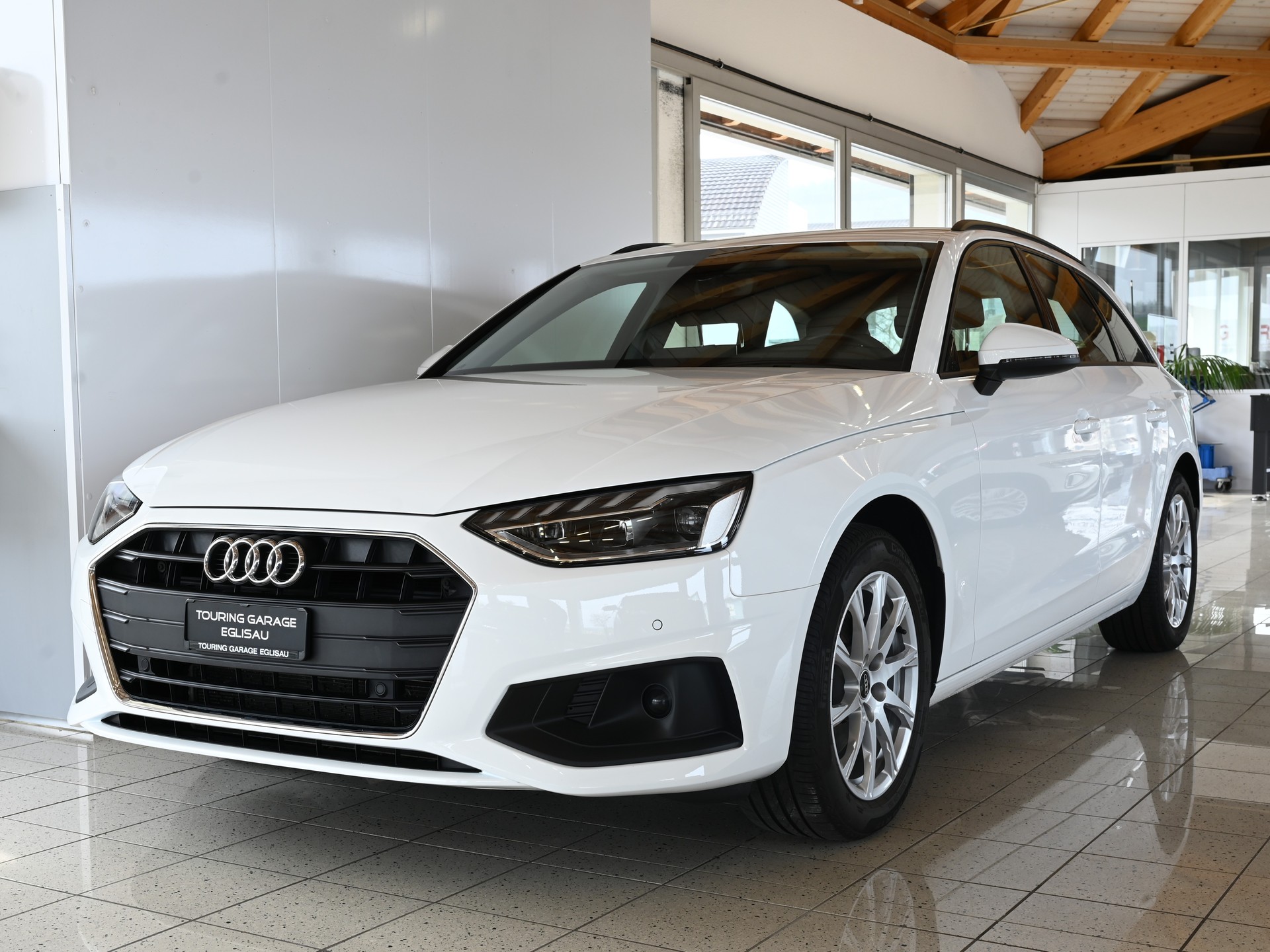 AUDI A4 Avant 2.0 35 TDI Attraction S-Tronic-showroom-element-1