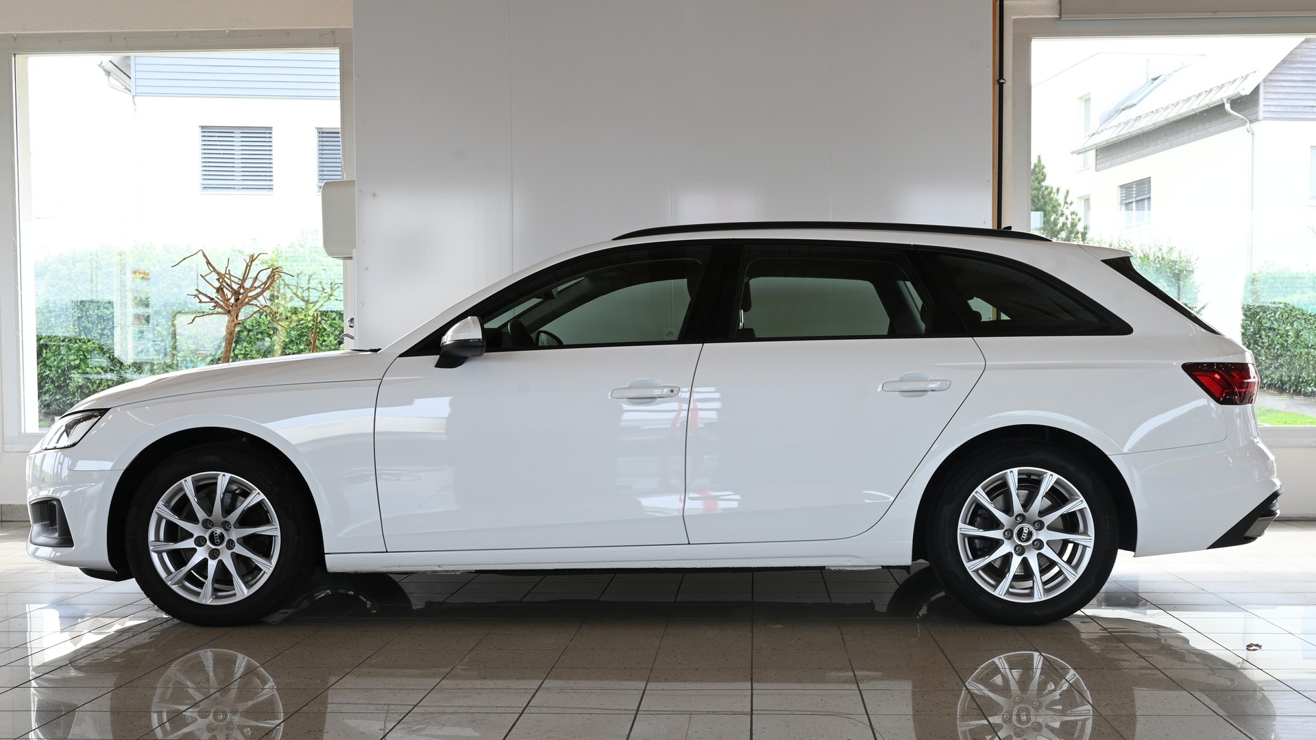 AUDI A4 Avant 2.0 35 TDI Attraction S-Tronic-showroom-element-3